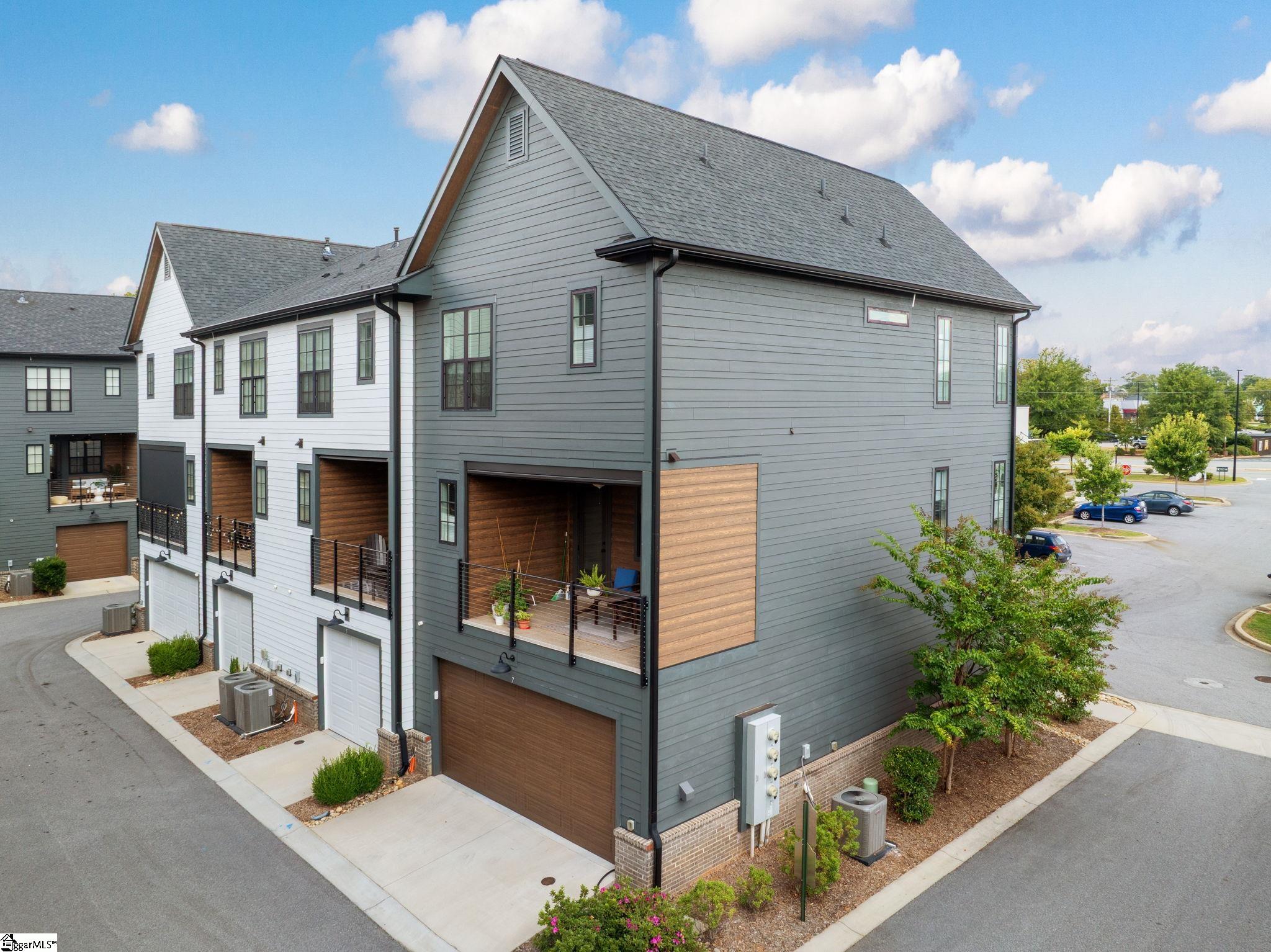 7 Hub Street