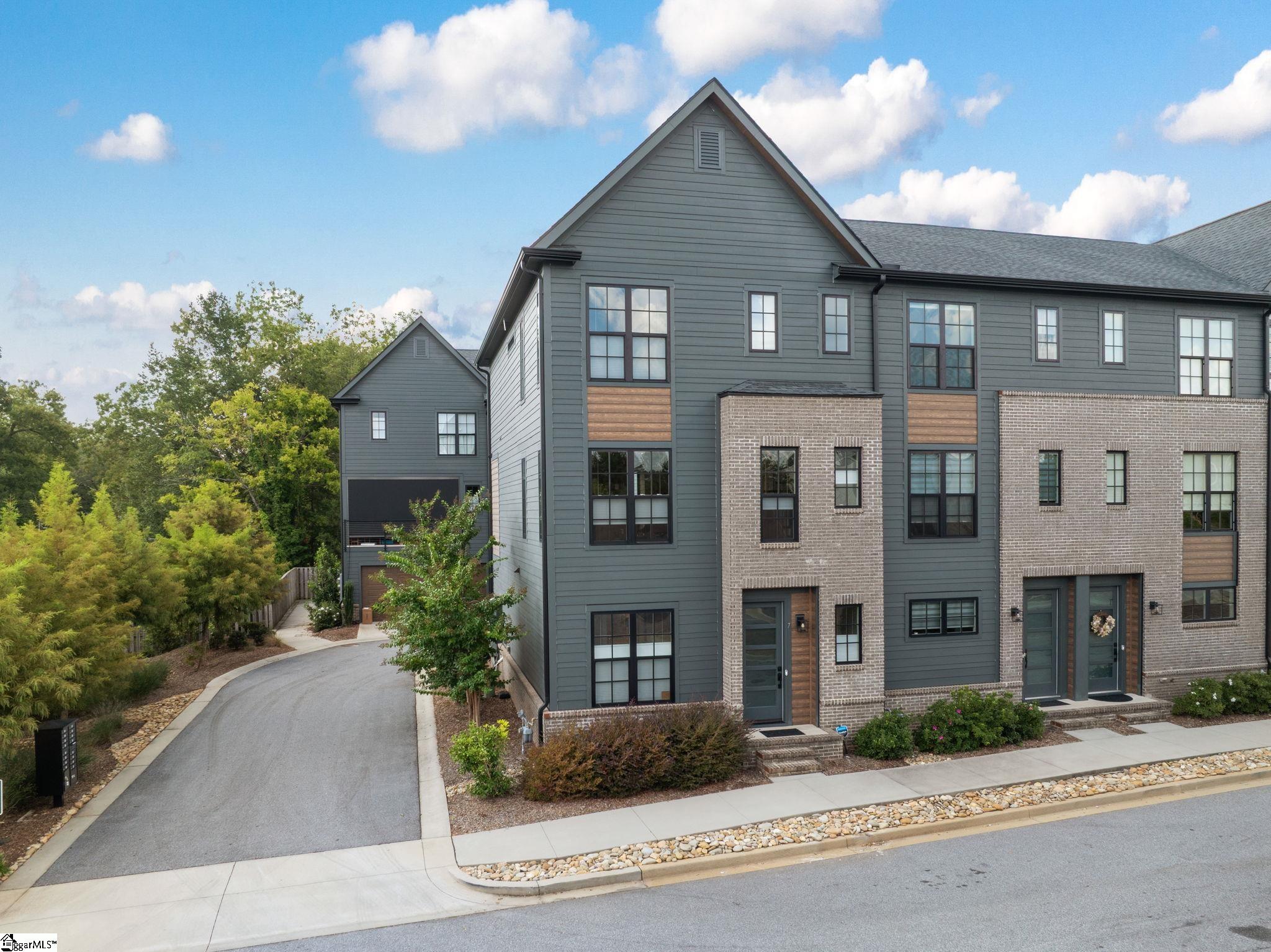 7 Hub Street
