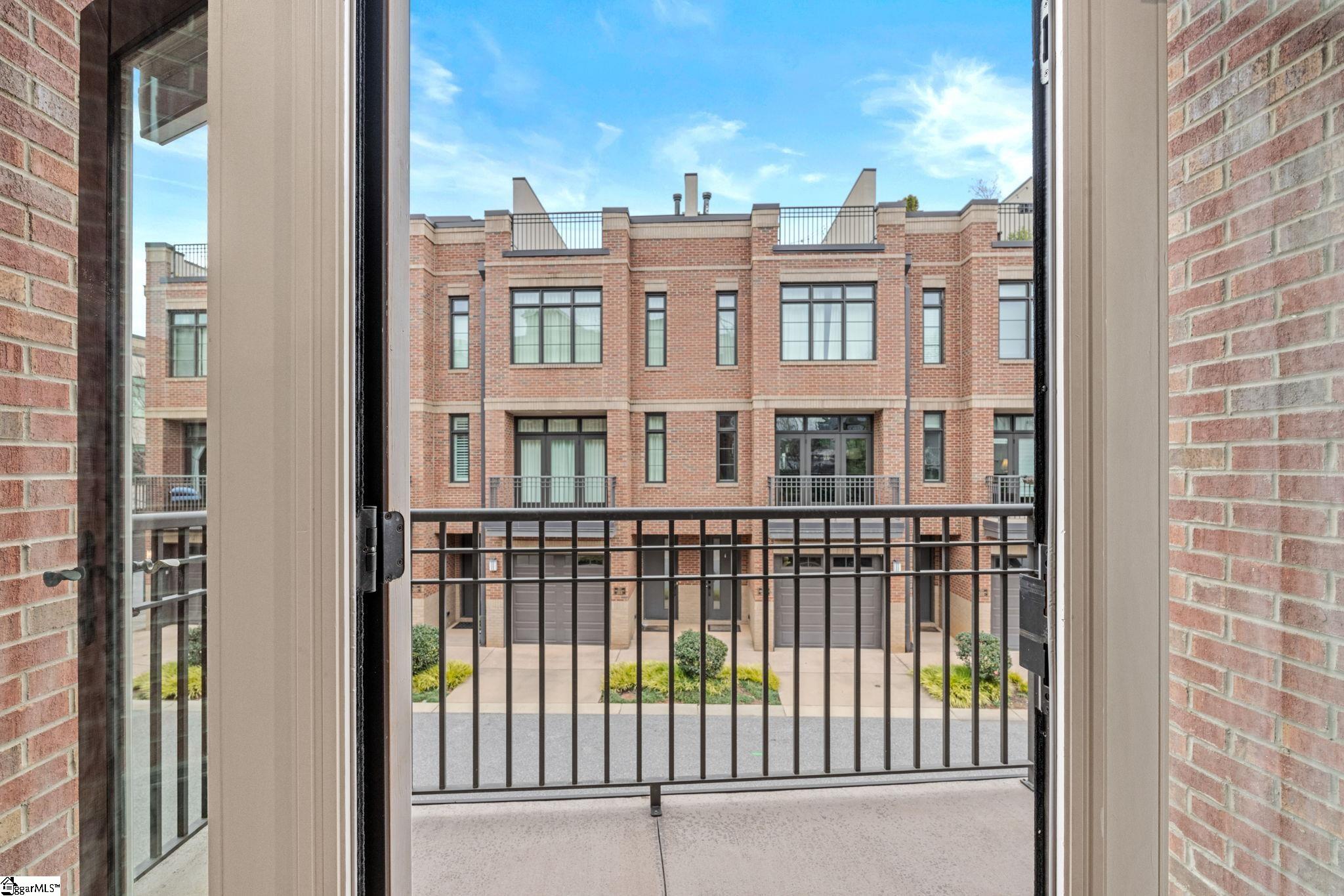 1027 Main Street Unit 303