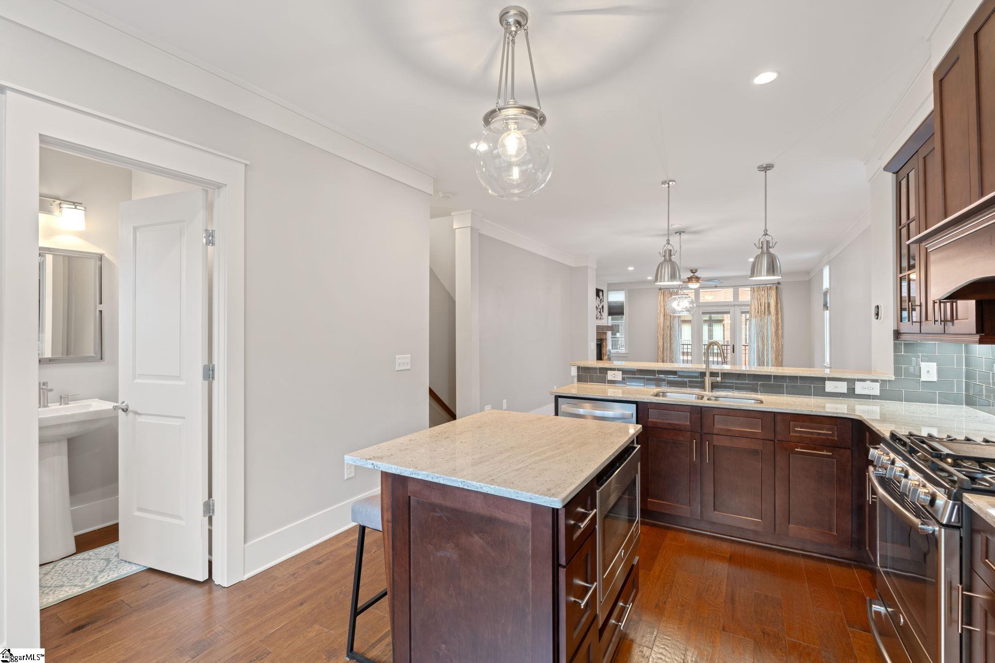 1027 Main Street Unit 303