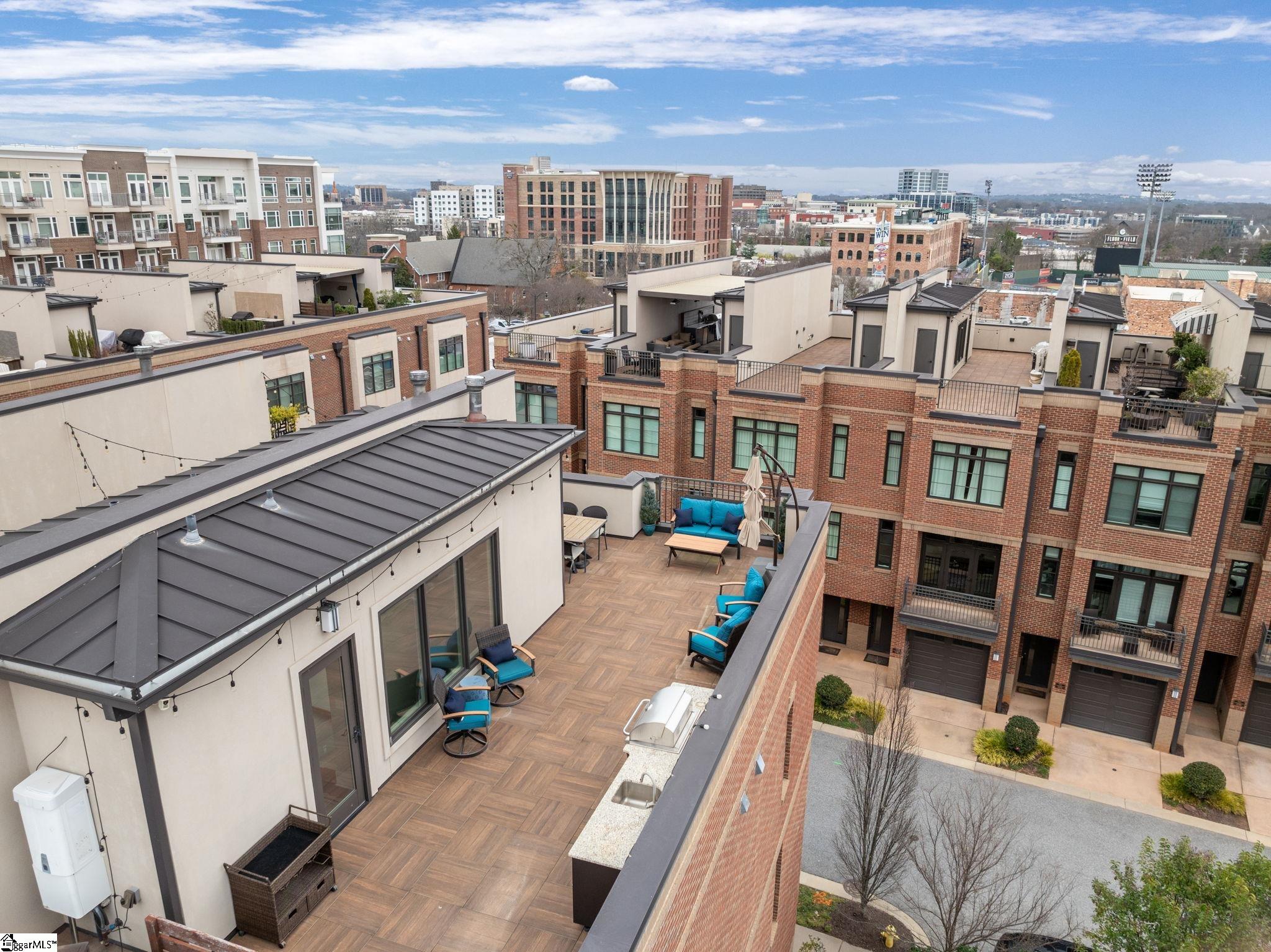 1027 Main Street Unit 303