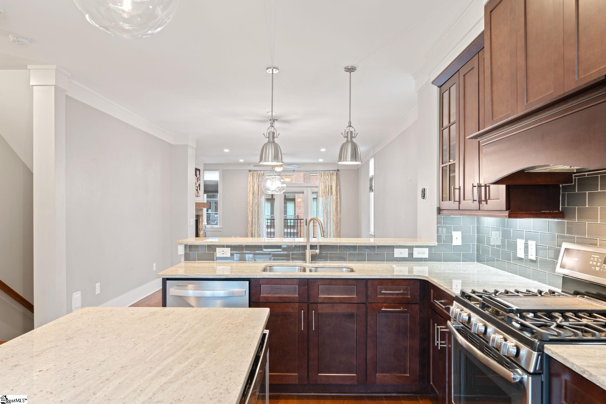 1027 Main Street Unit 303