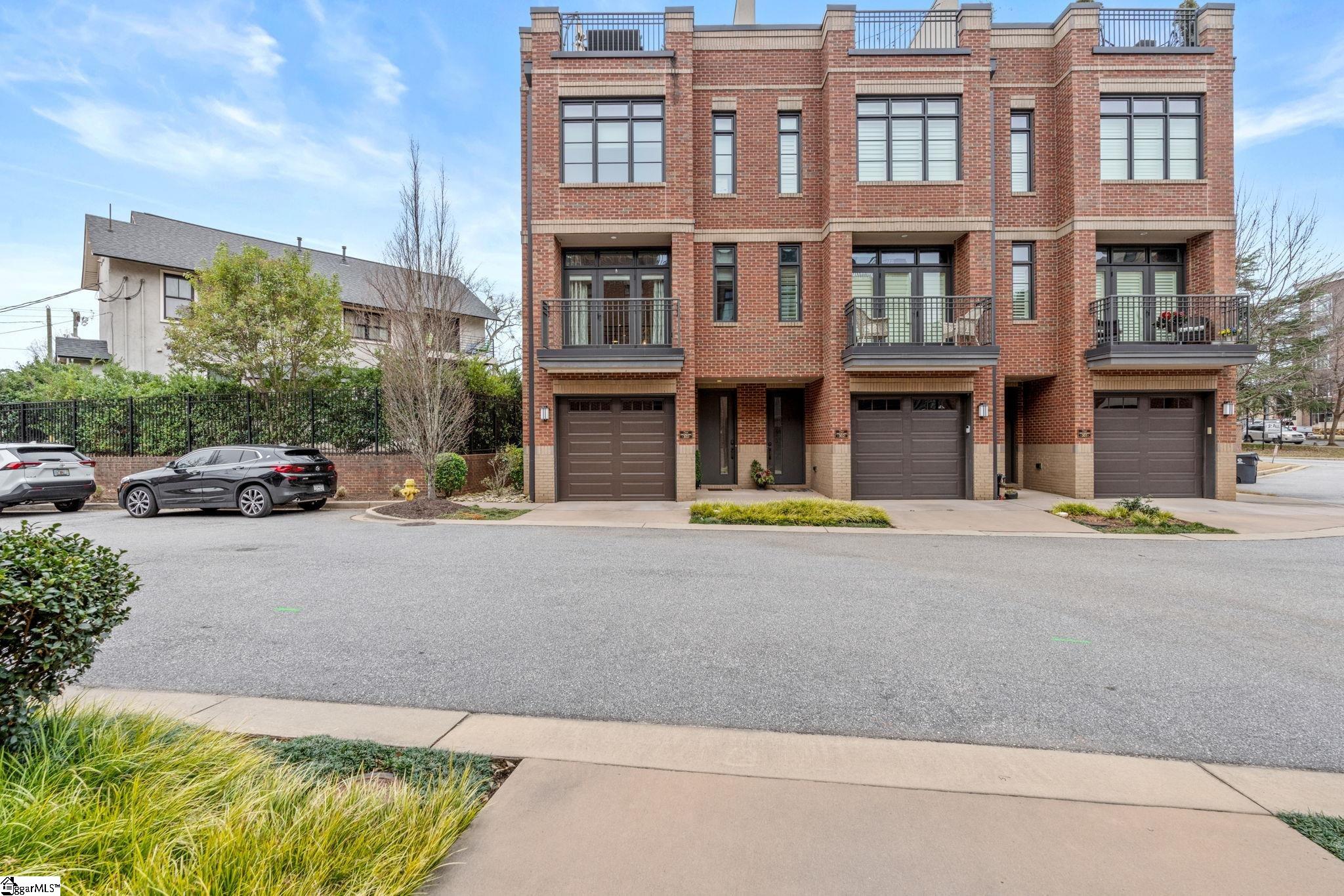 1027 Main Street Unit 303