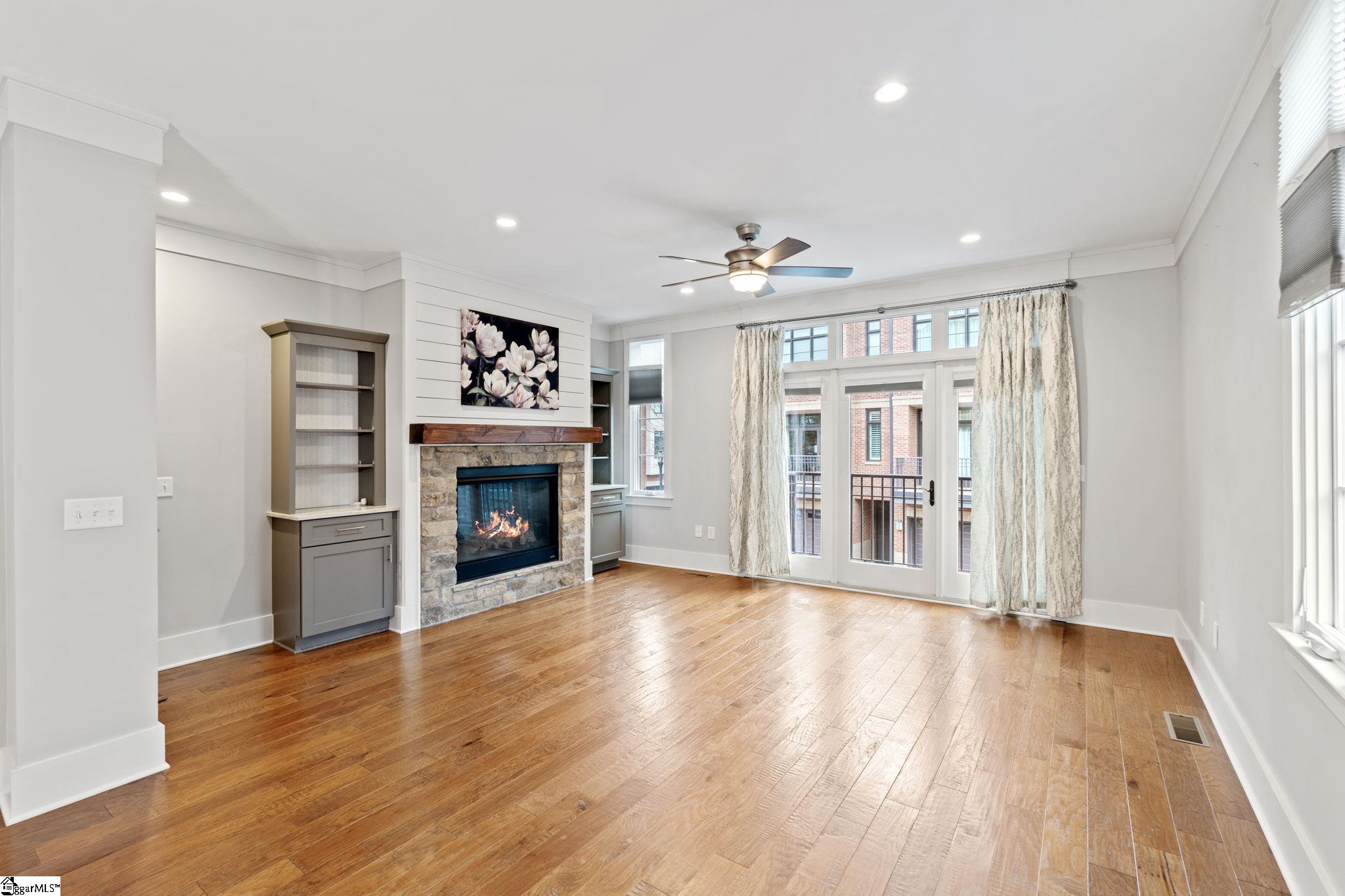 1027 Main Street Unit 303