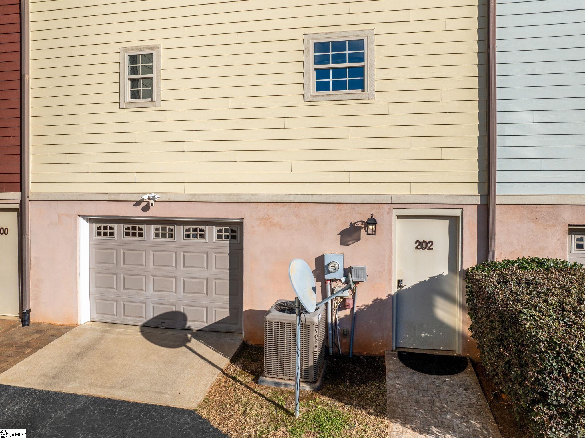 202 S Memminger Street