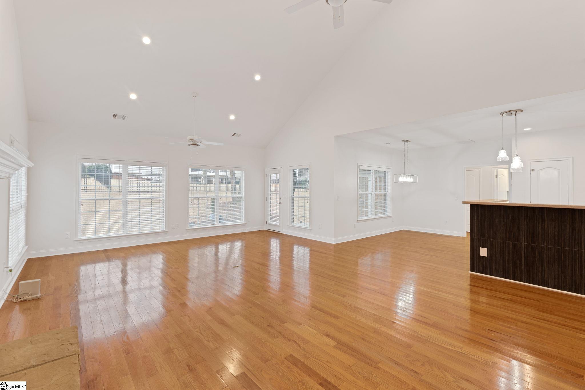 207 Traymore Way