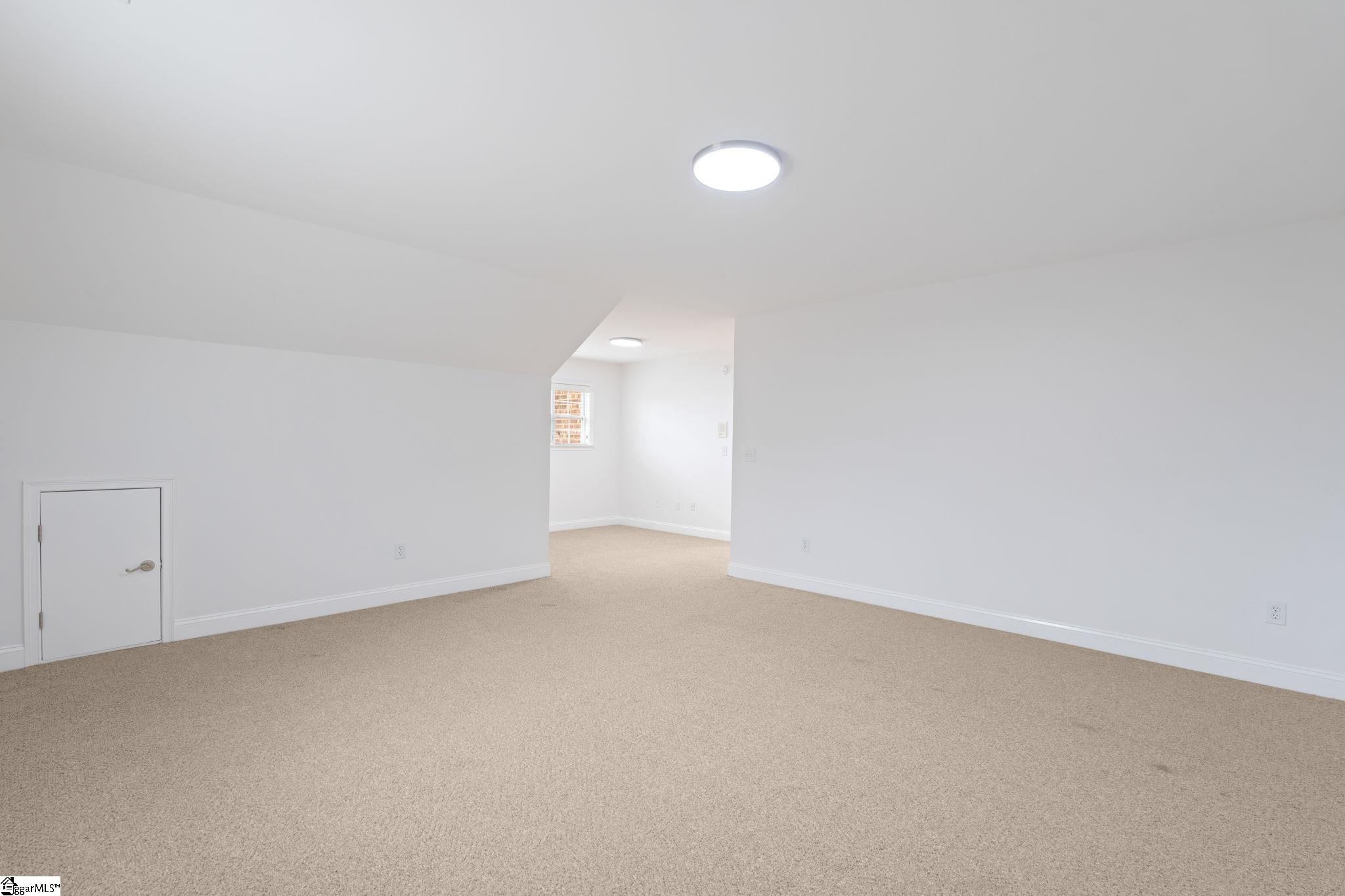 207 Traymore Way