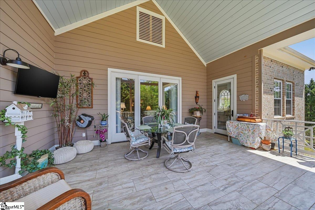 5 French Country Place