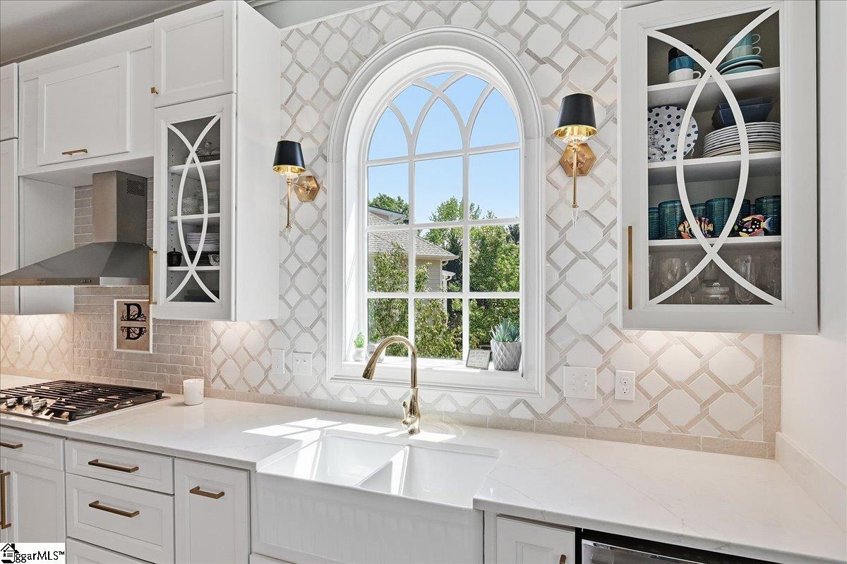 5 French Country Place