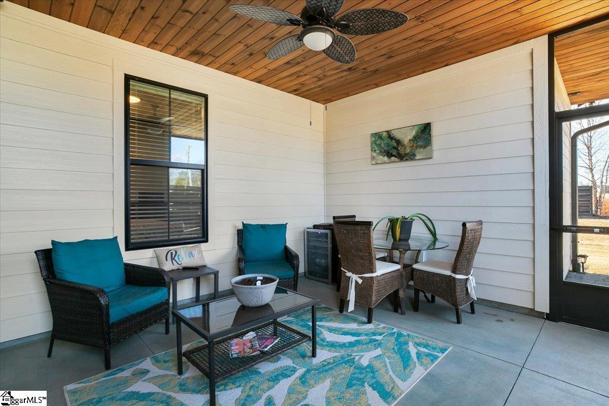 2 Winding Rock Road