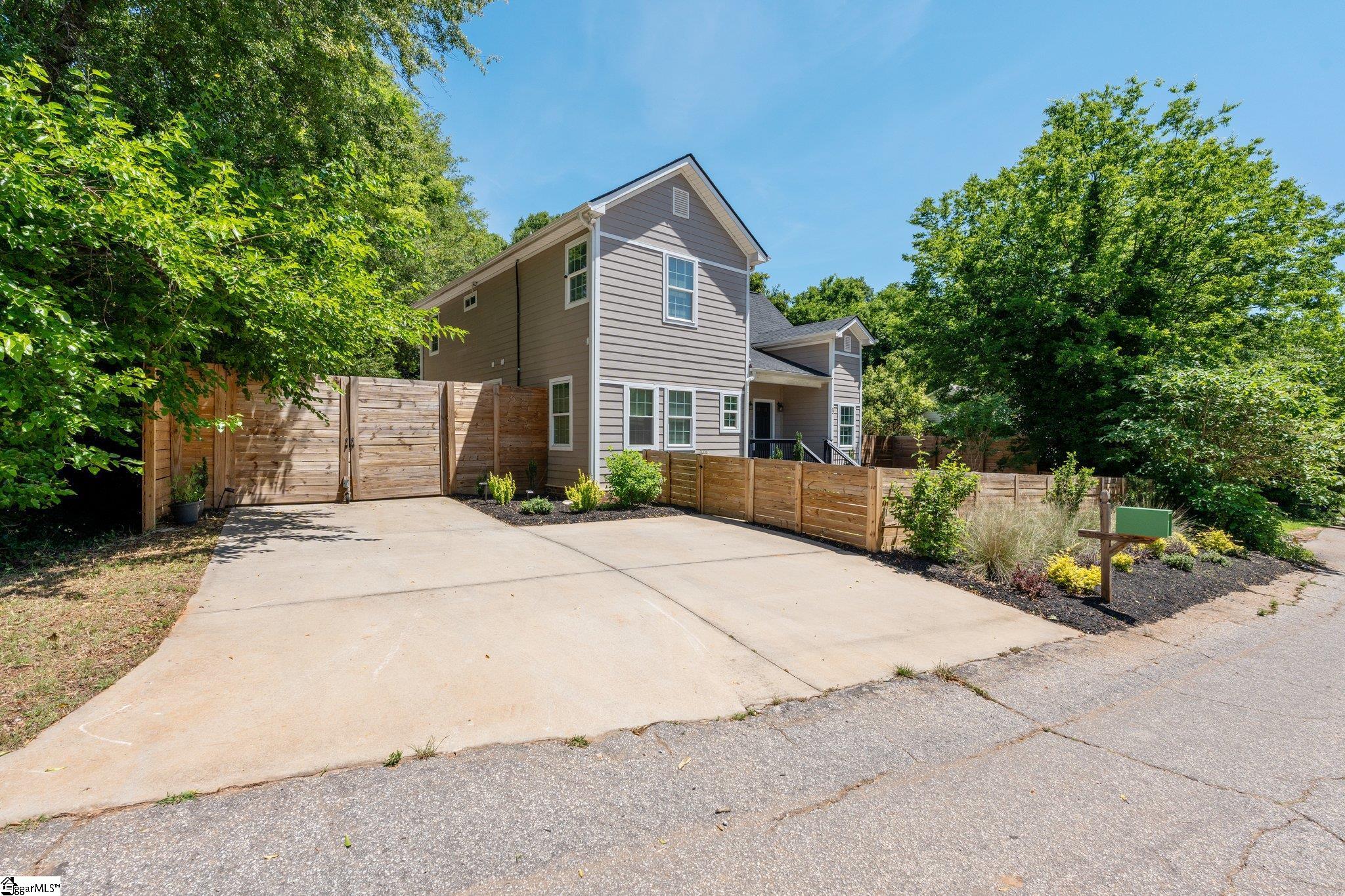 3 Deering Street