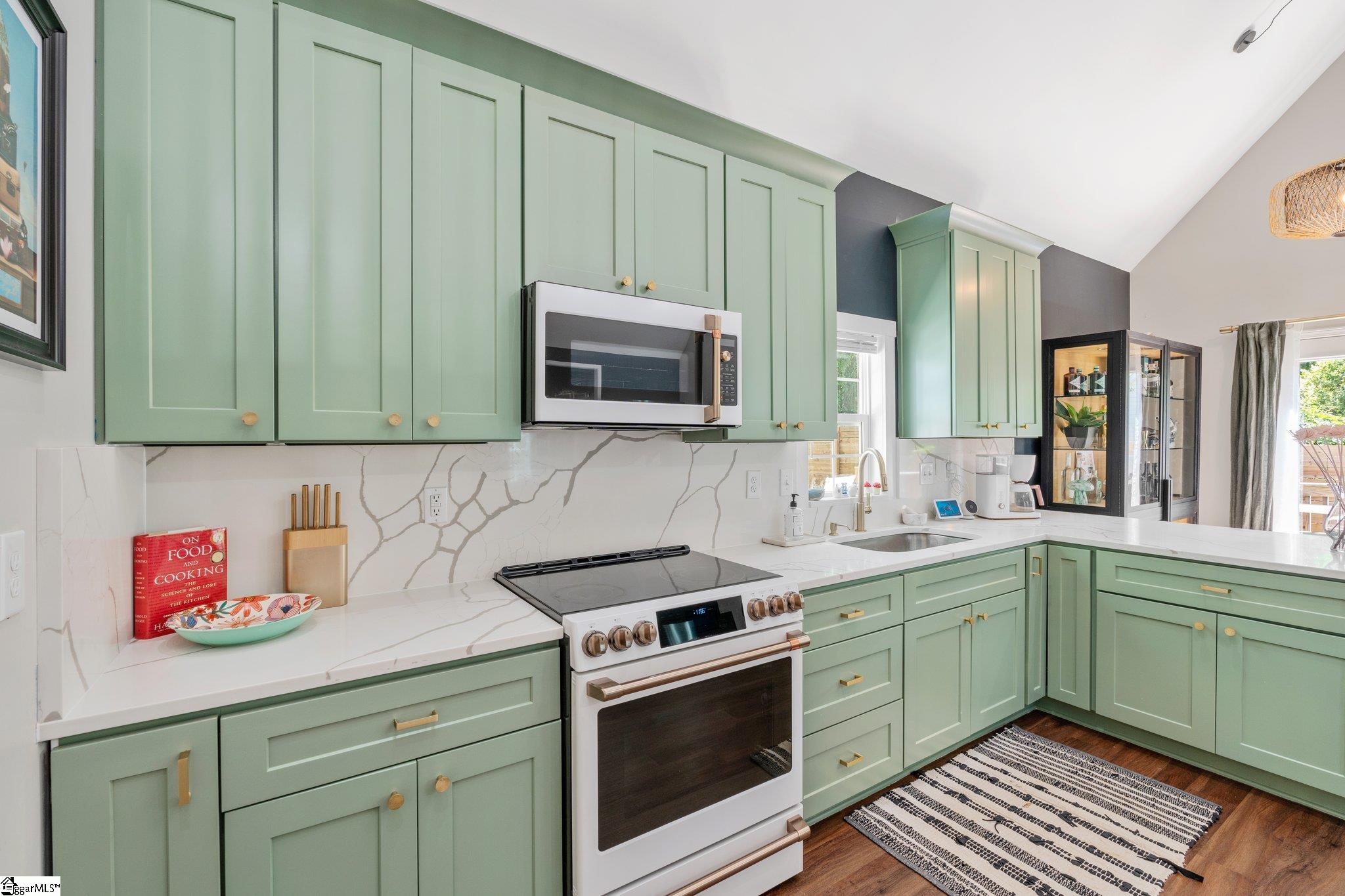 3 Deering Street