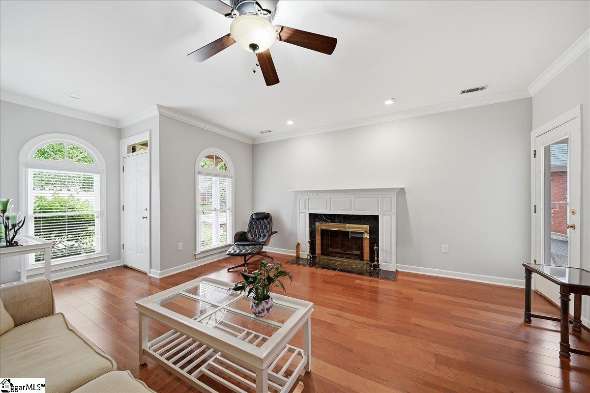 6 Greenview Drive