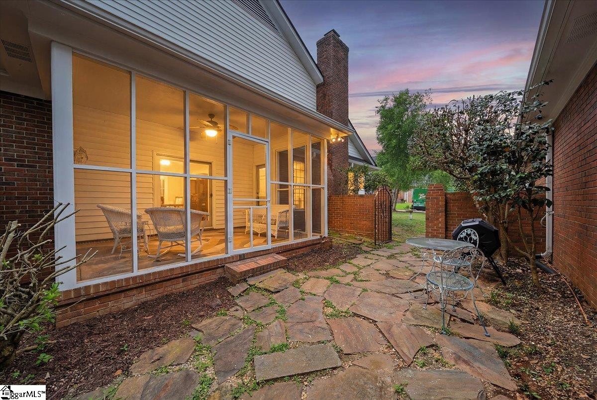 6 Greenview Drive