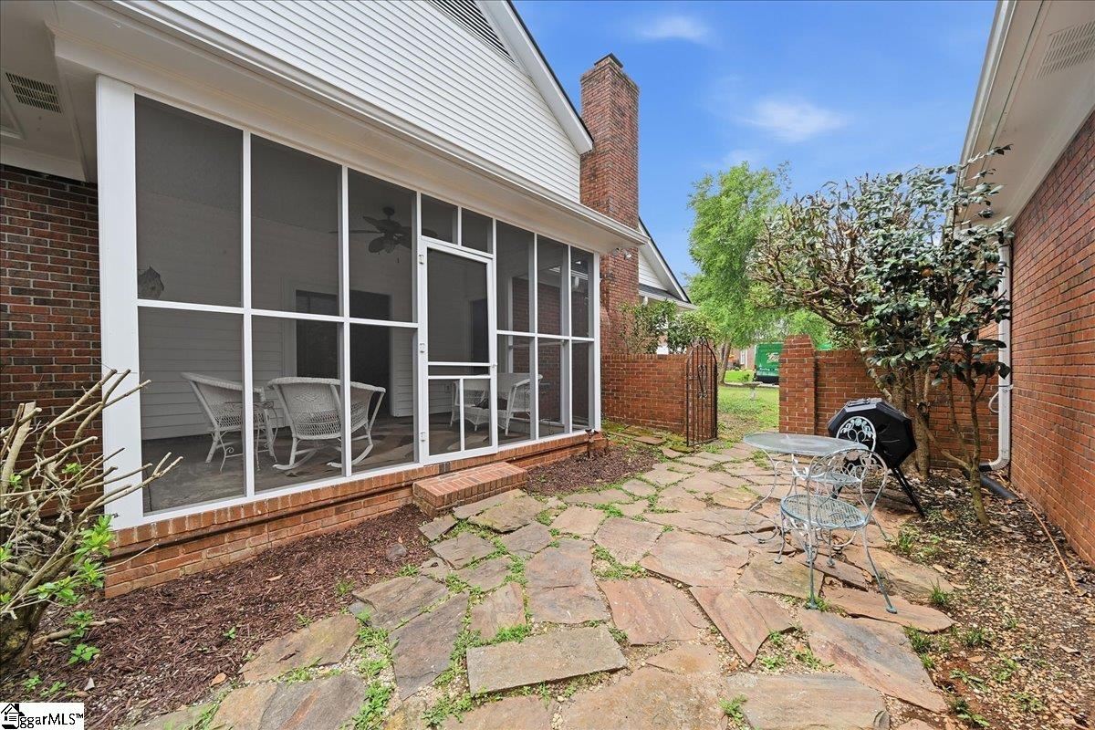 6 Greenview Drive