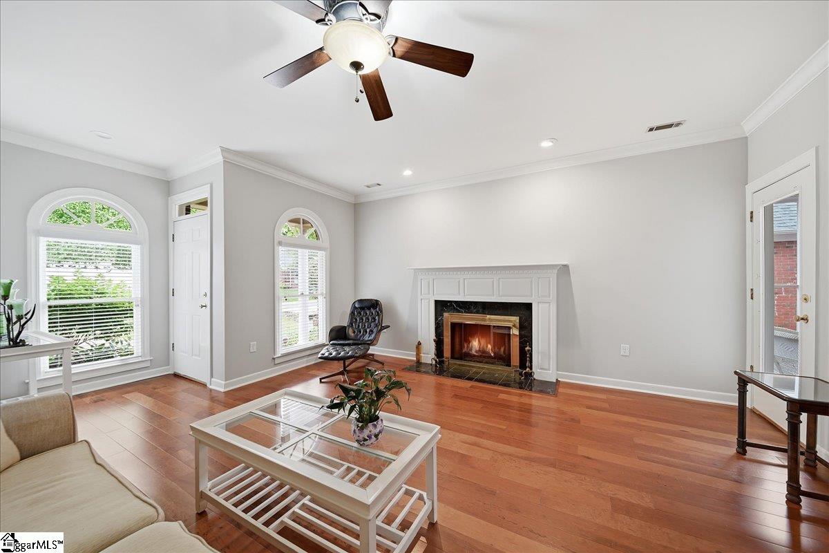 6 Greenview Drive