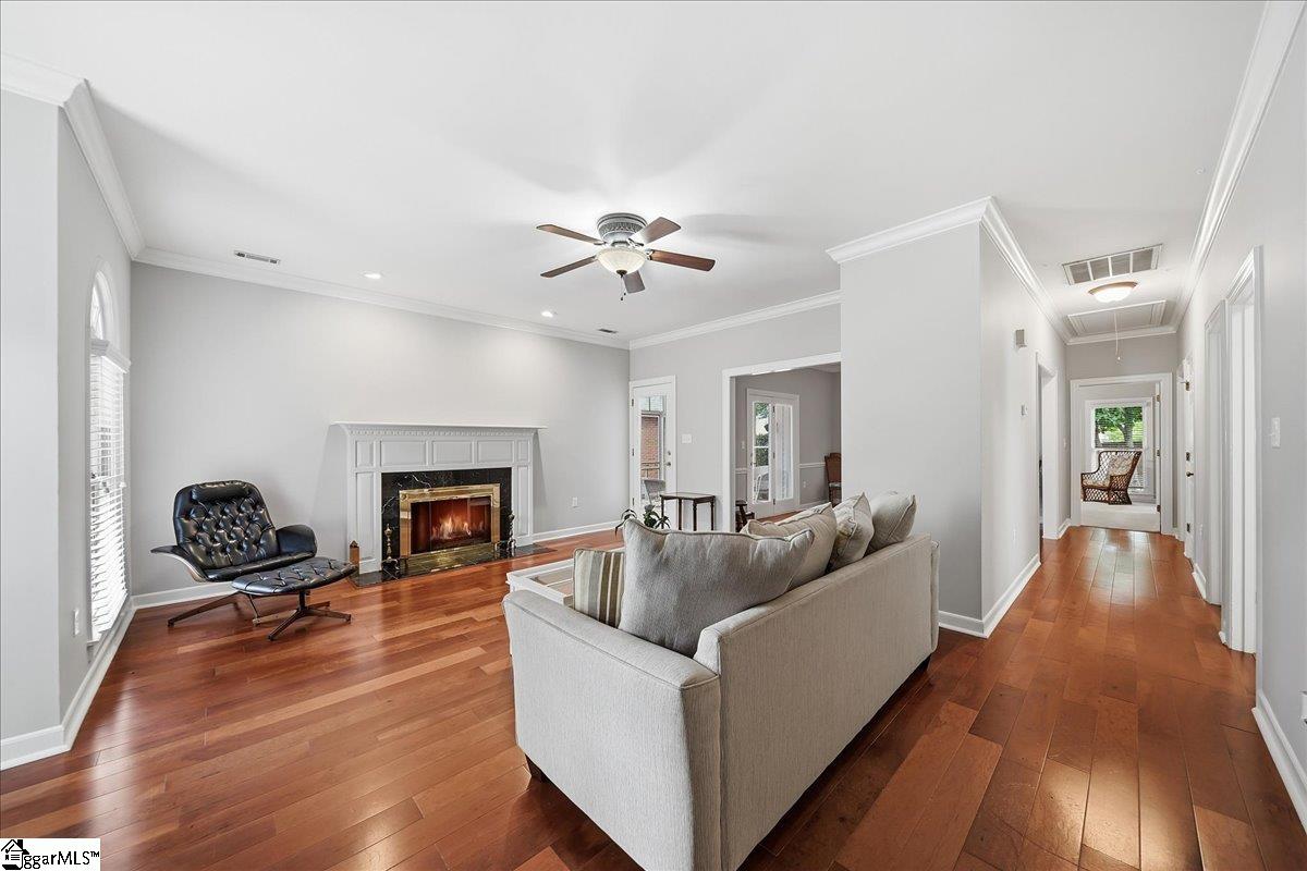 6 Greenview Drive
