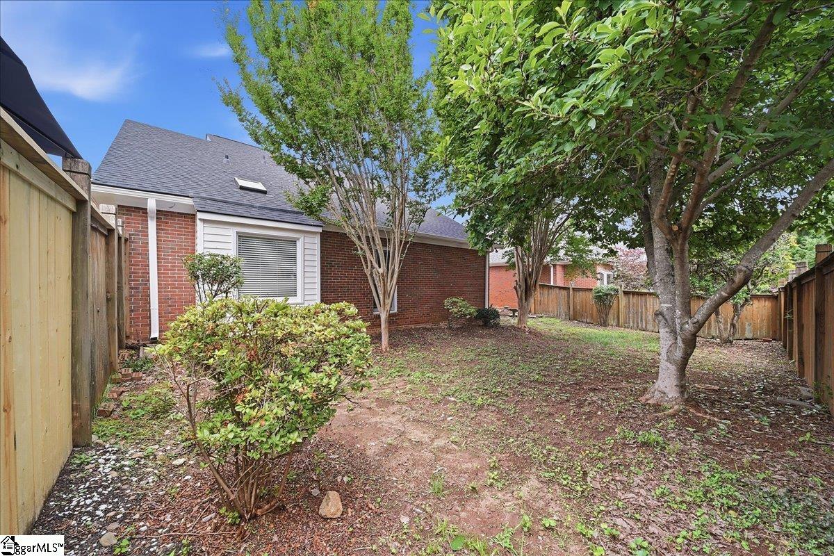 6 Greenview Drive