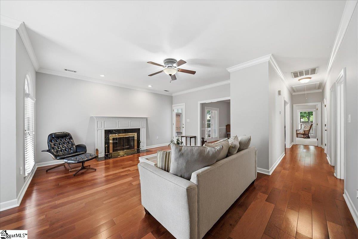 6 Greenview Drive
