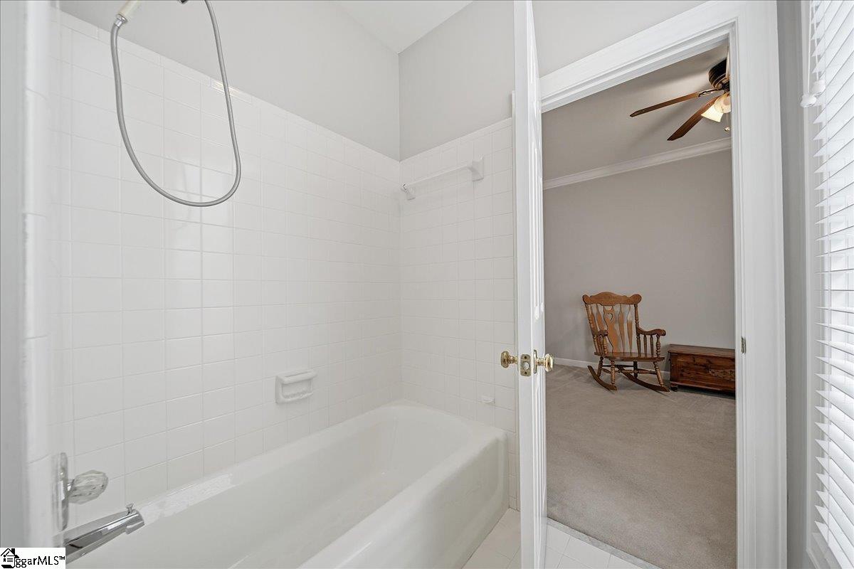6 Greenview Drive