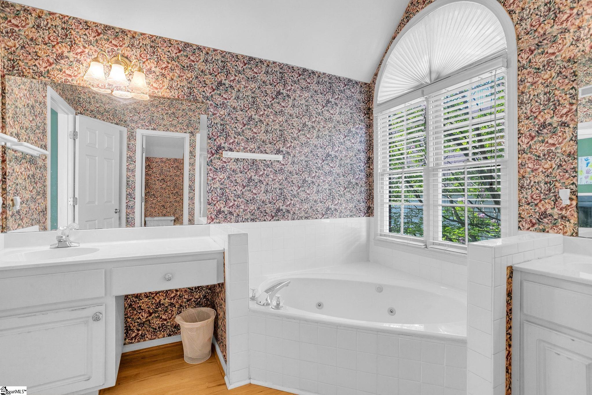 211 W Hypericum Lane