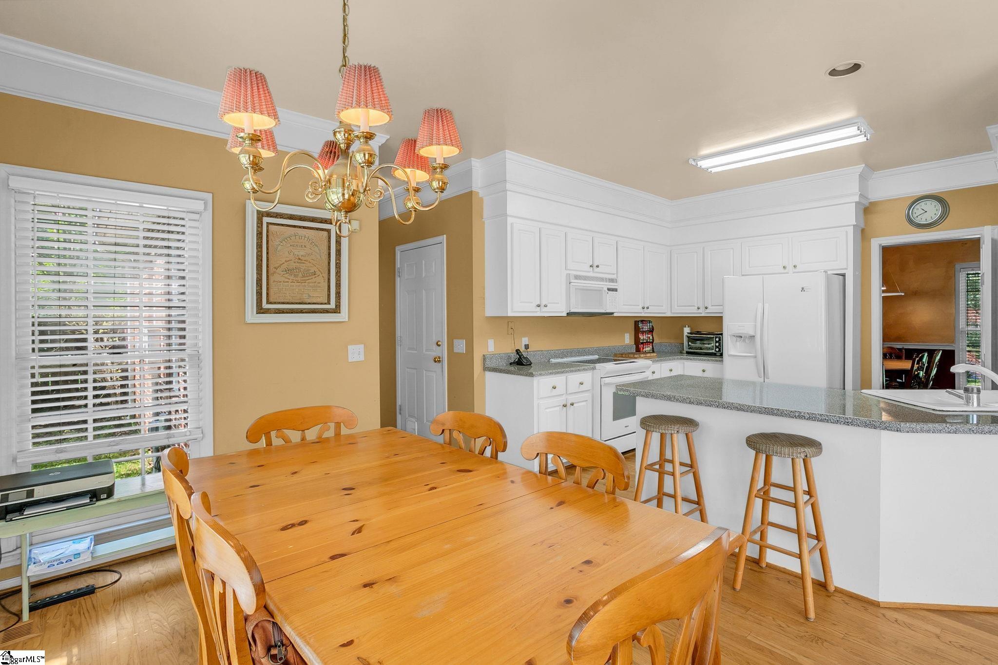 211 W Hypericum Lane
