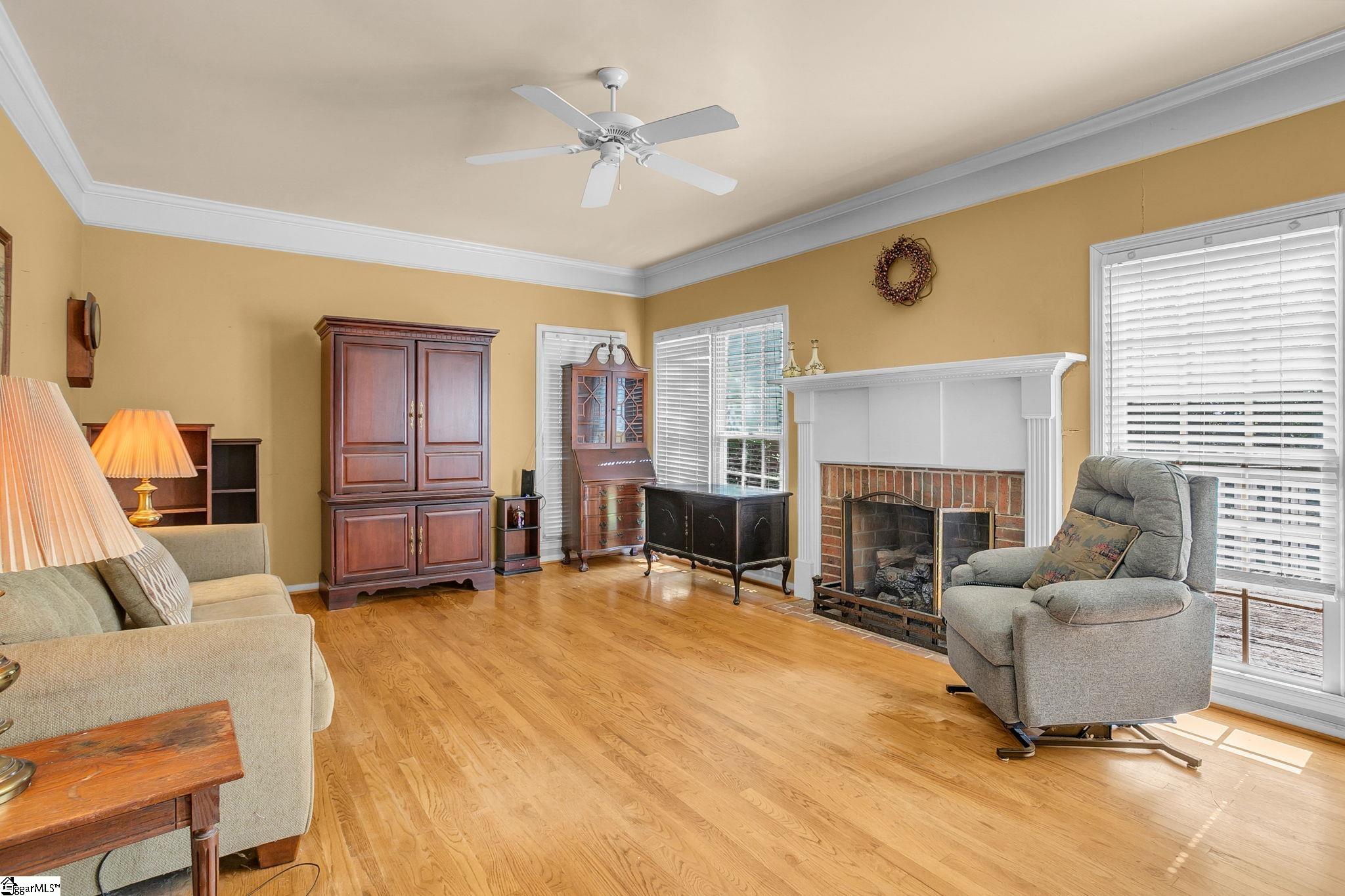 211 W Hypericum Lane