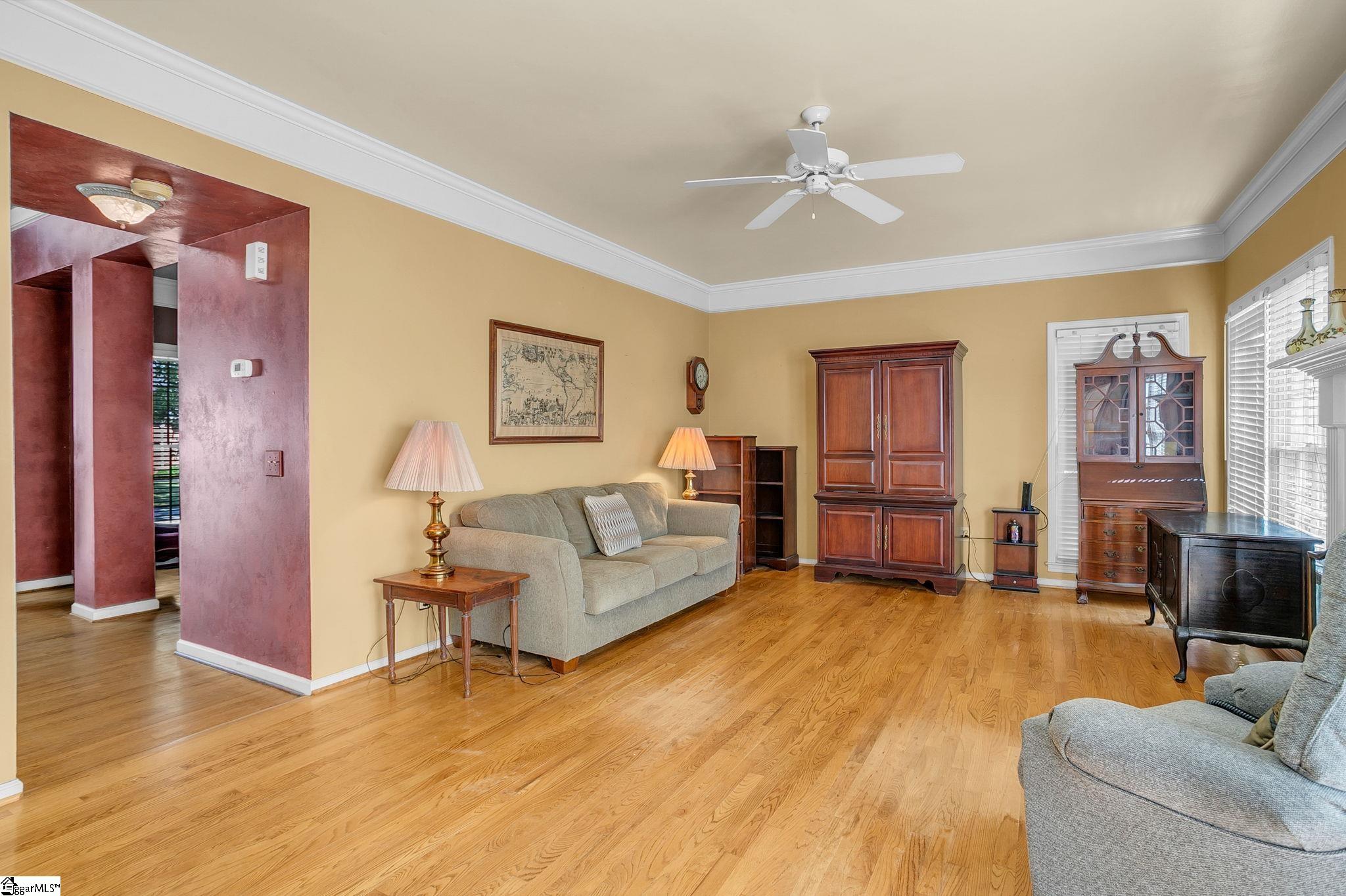 211 W Hypericum Lane