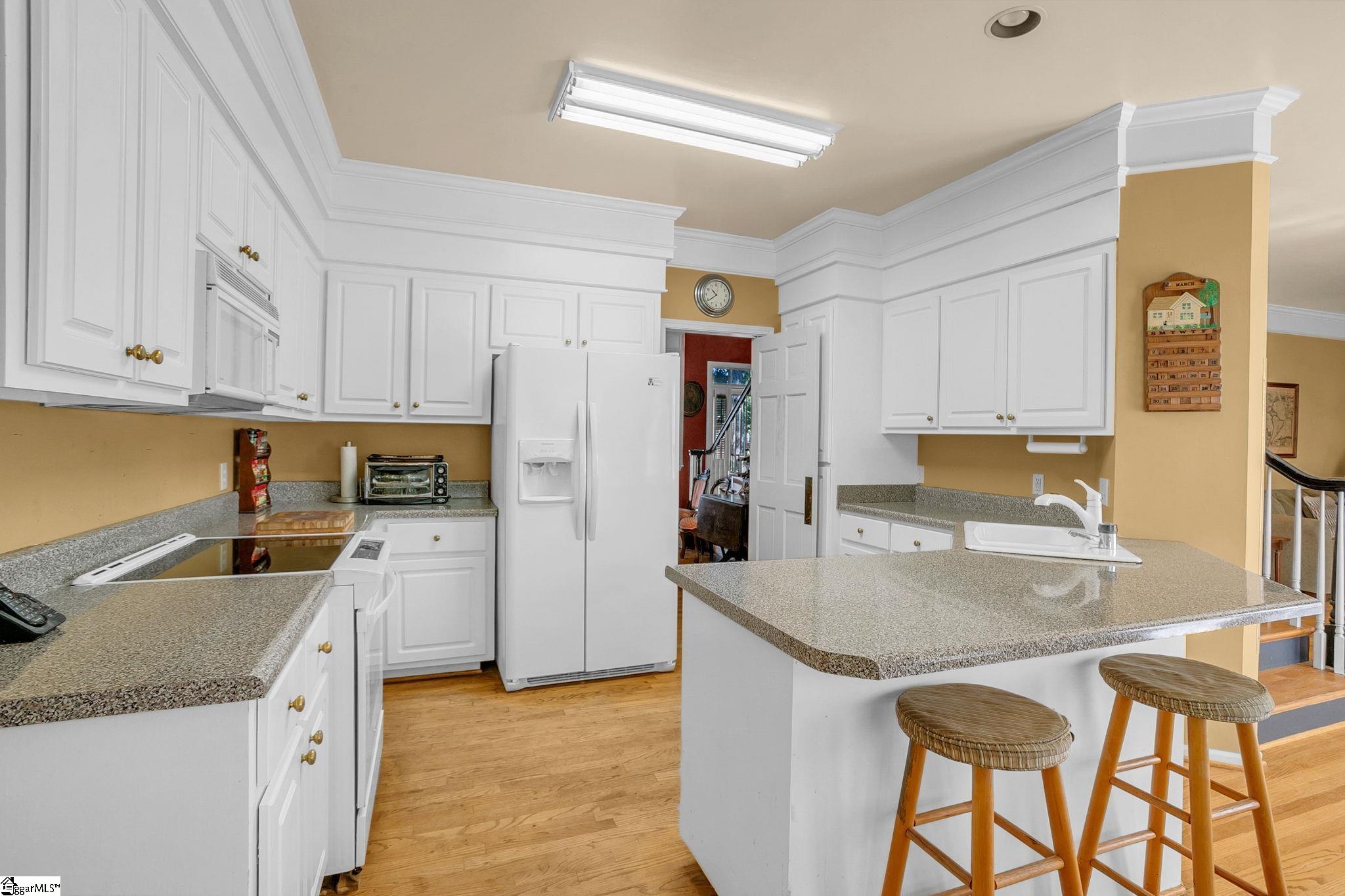 211 W Hypericum Lane