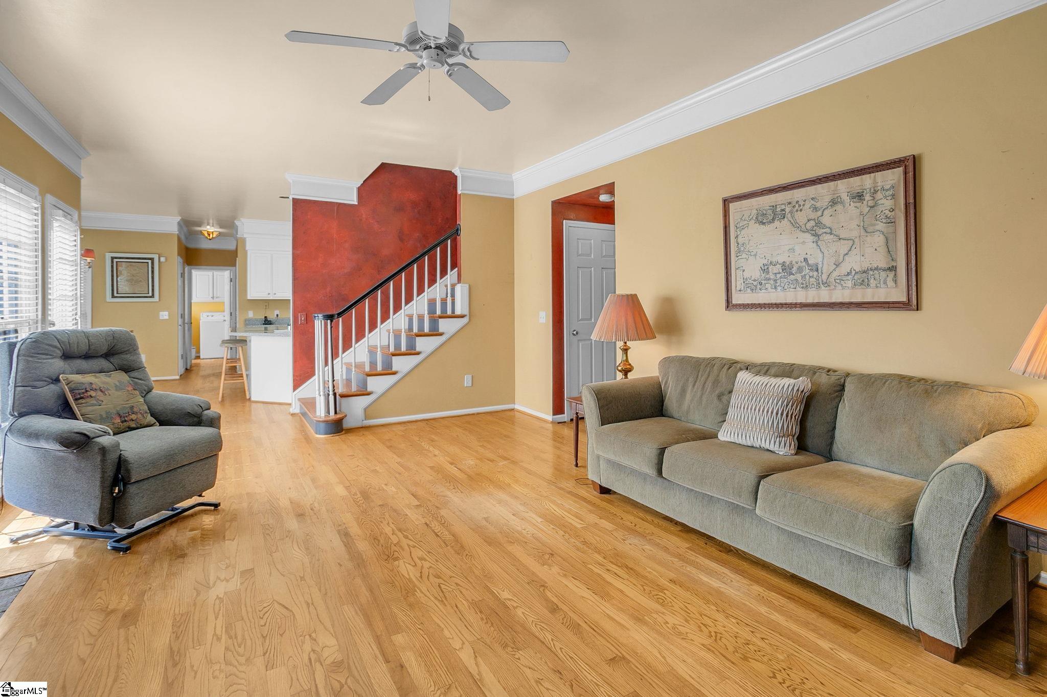 211 W Hypericum Lane