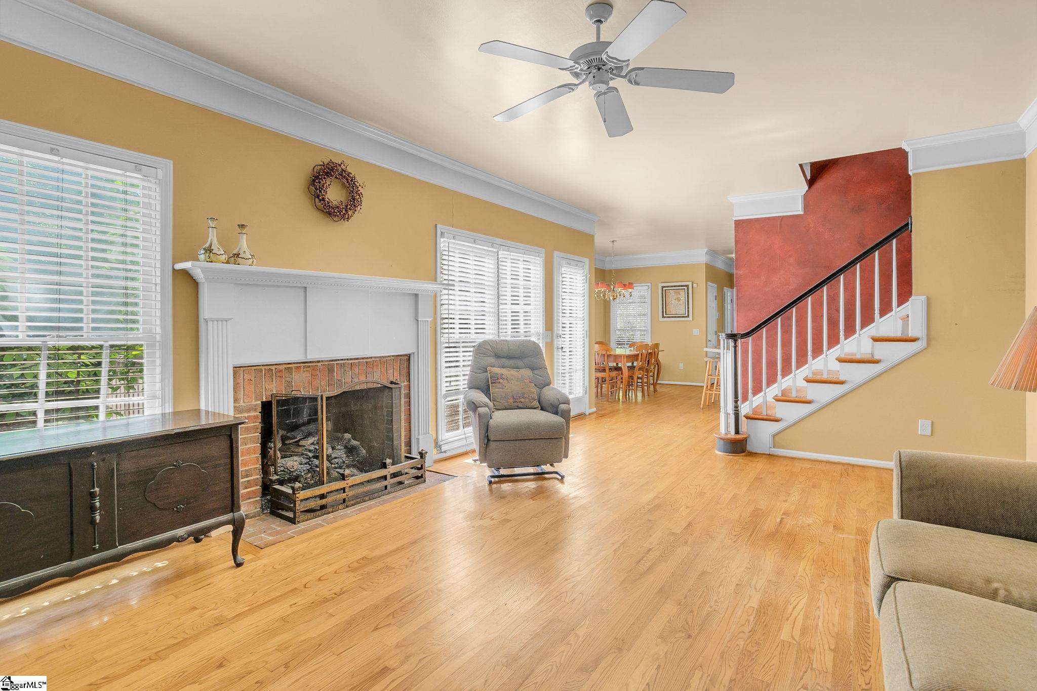 211 W Hypericum Lane