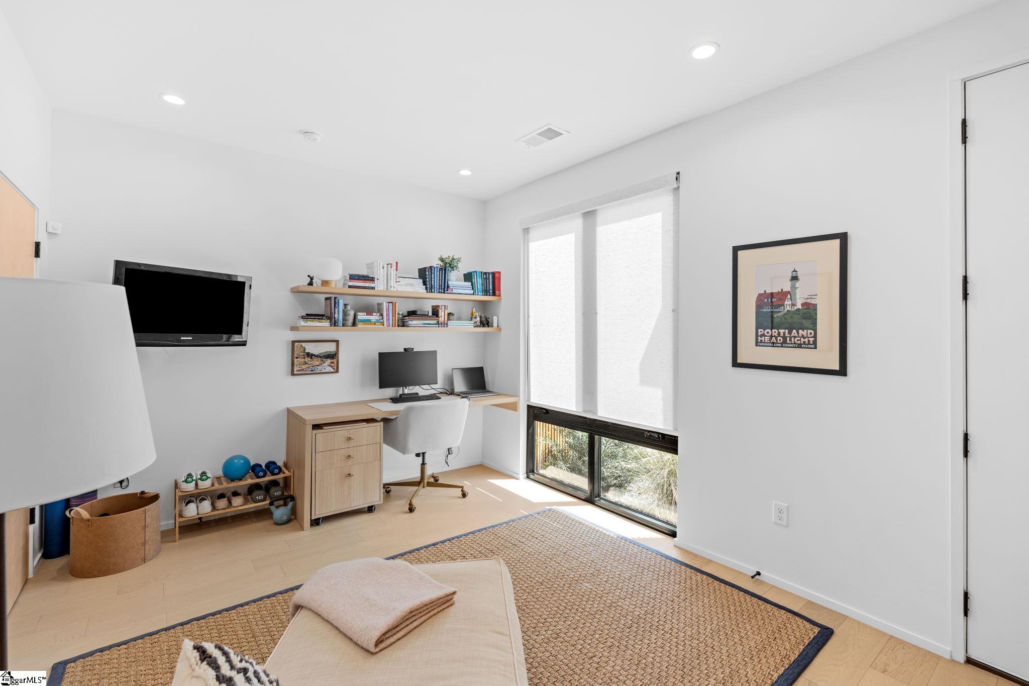 117 E Stone Avenue