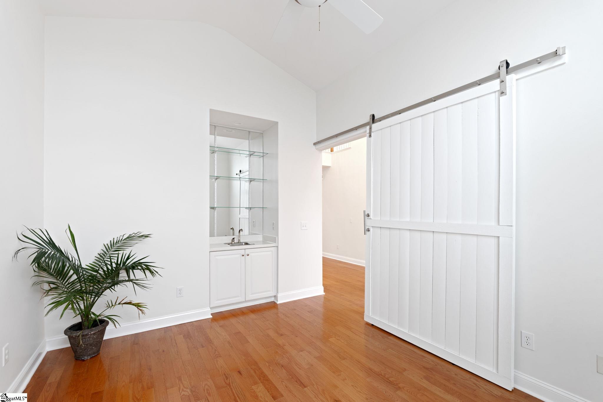207 Traymore Way