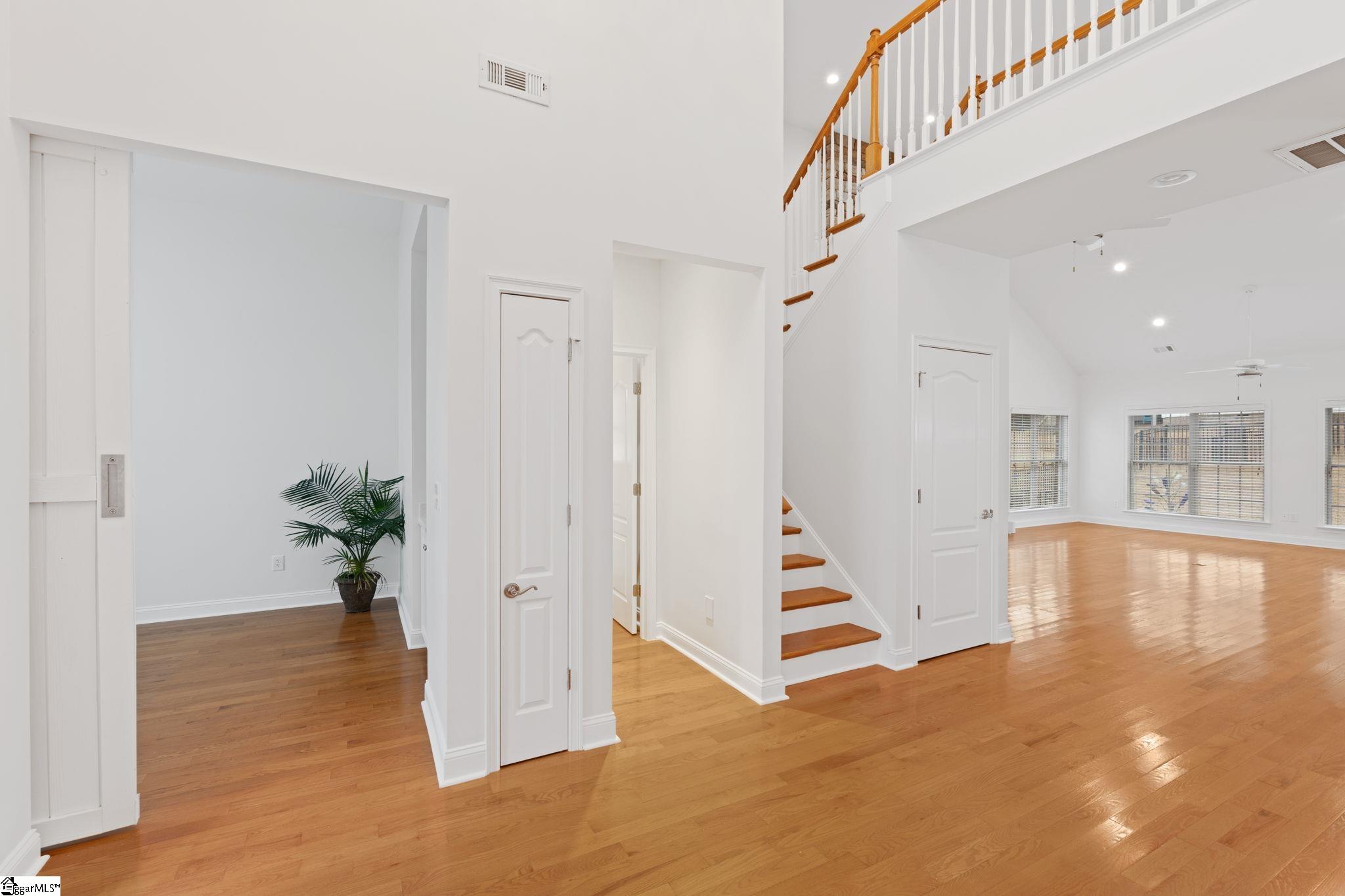 207 Traymore Way