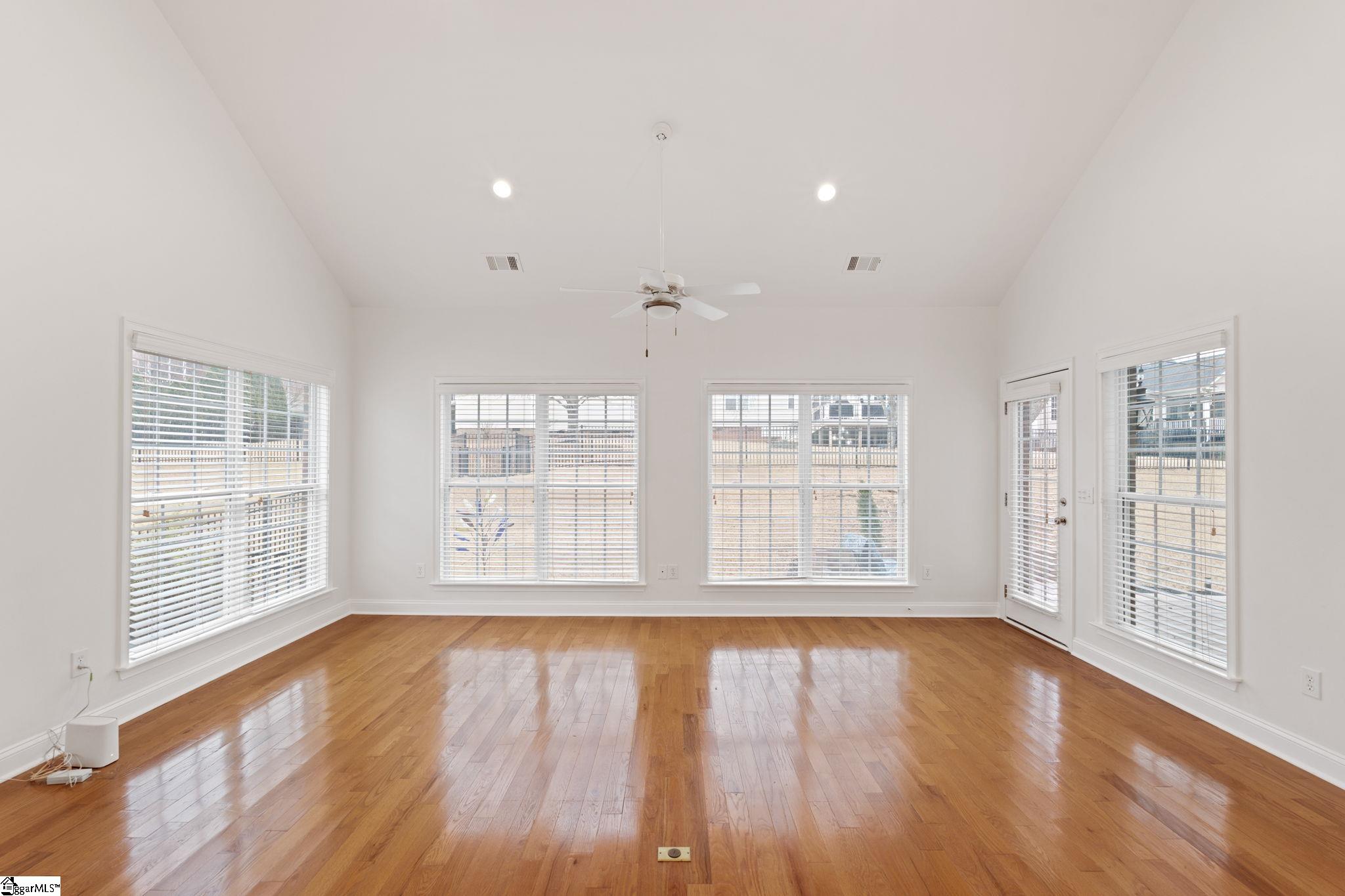 207 Traymore Way