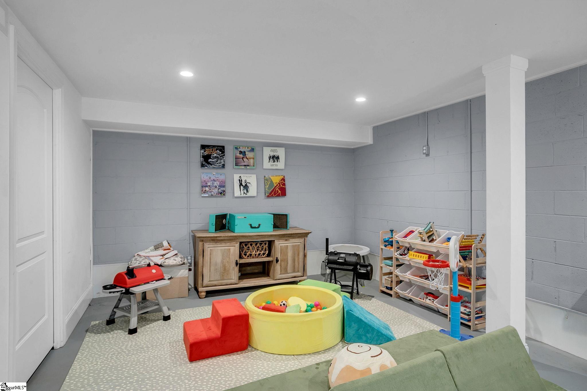 14 Scarlett Street
