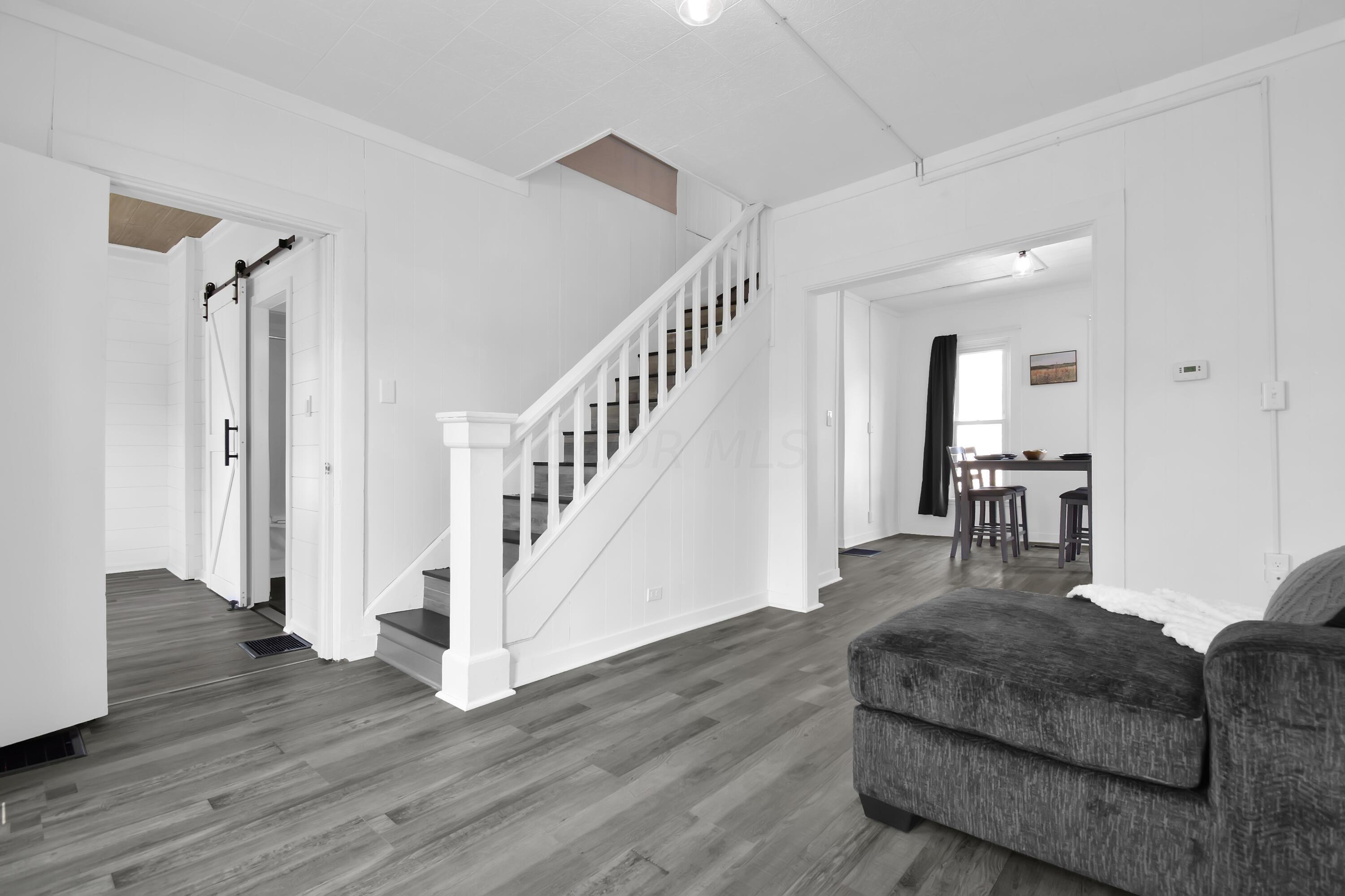 909 W Vine Street