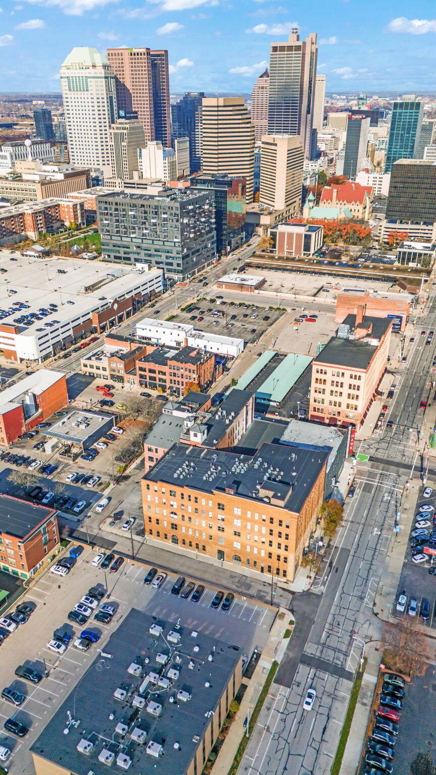 139 E Main Street, 112