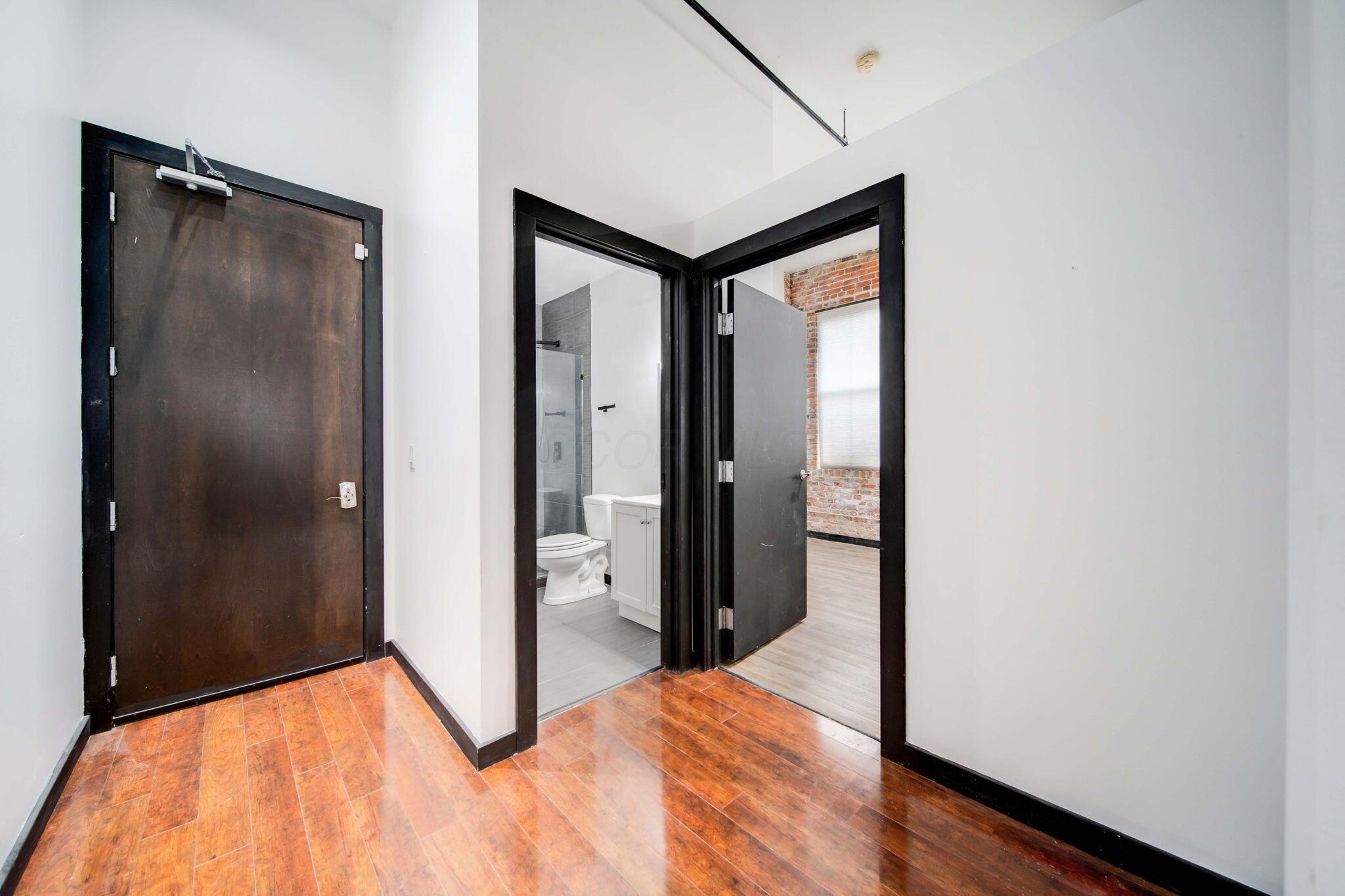 139 E Main Street, 112