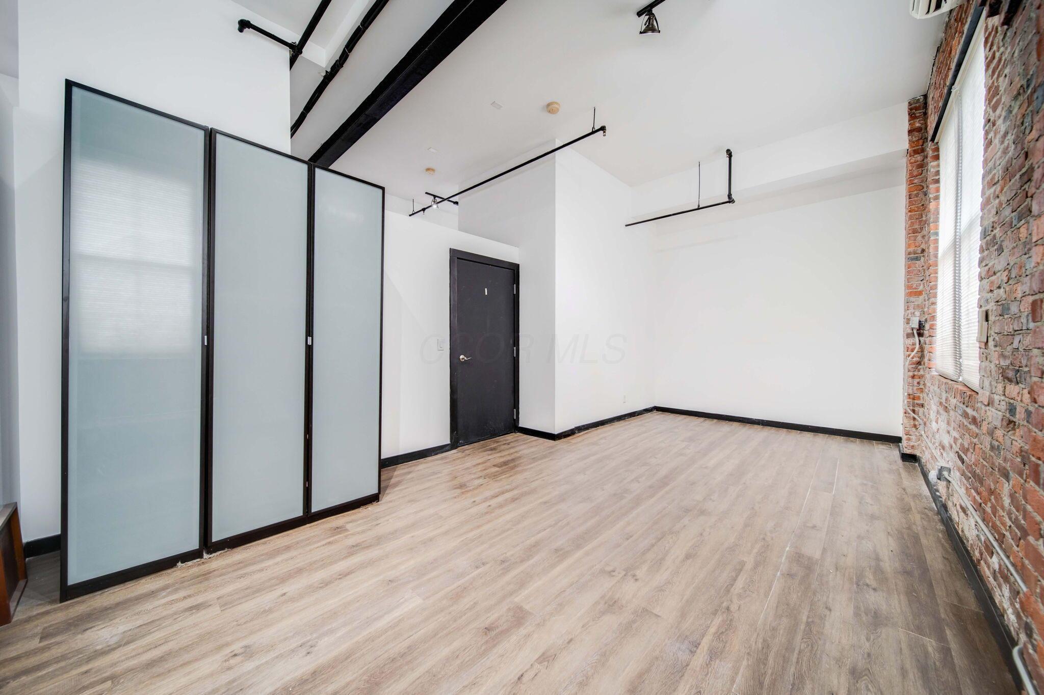 139 E Main Street, 112