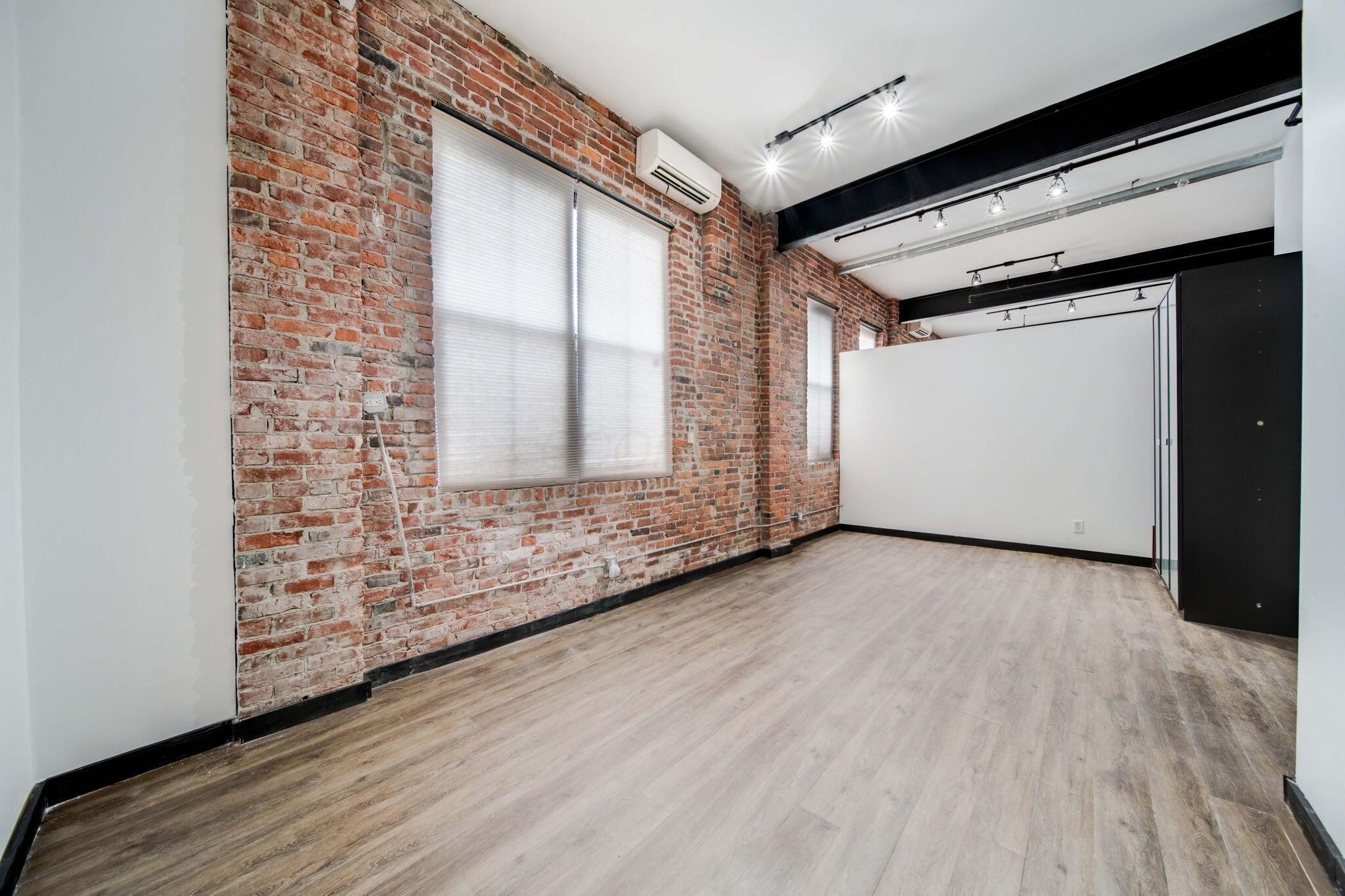 139 E Main Street, 112