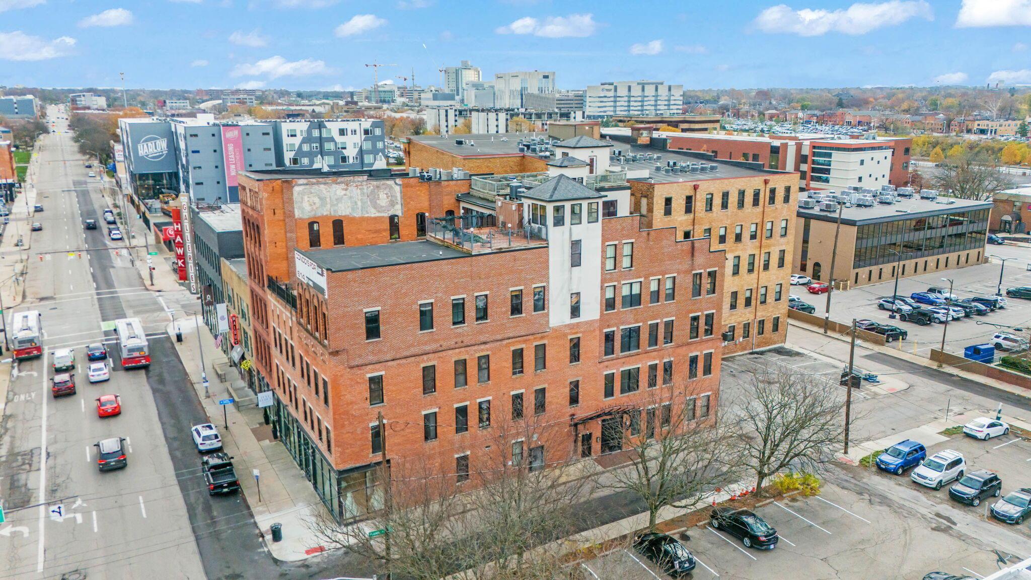 139 E Main Street, 112