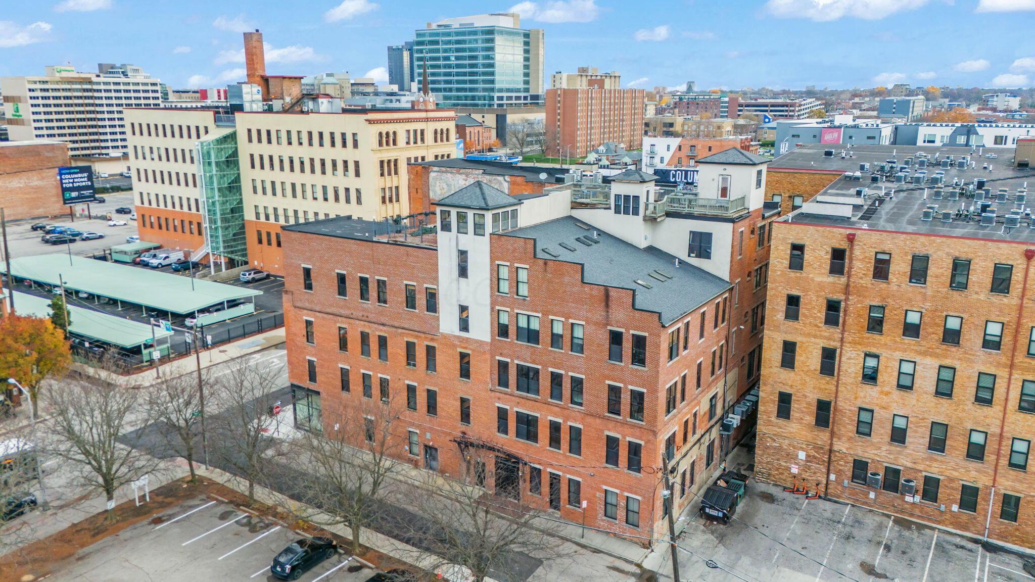 139 E Main Street, 112
