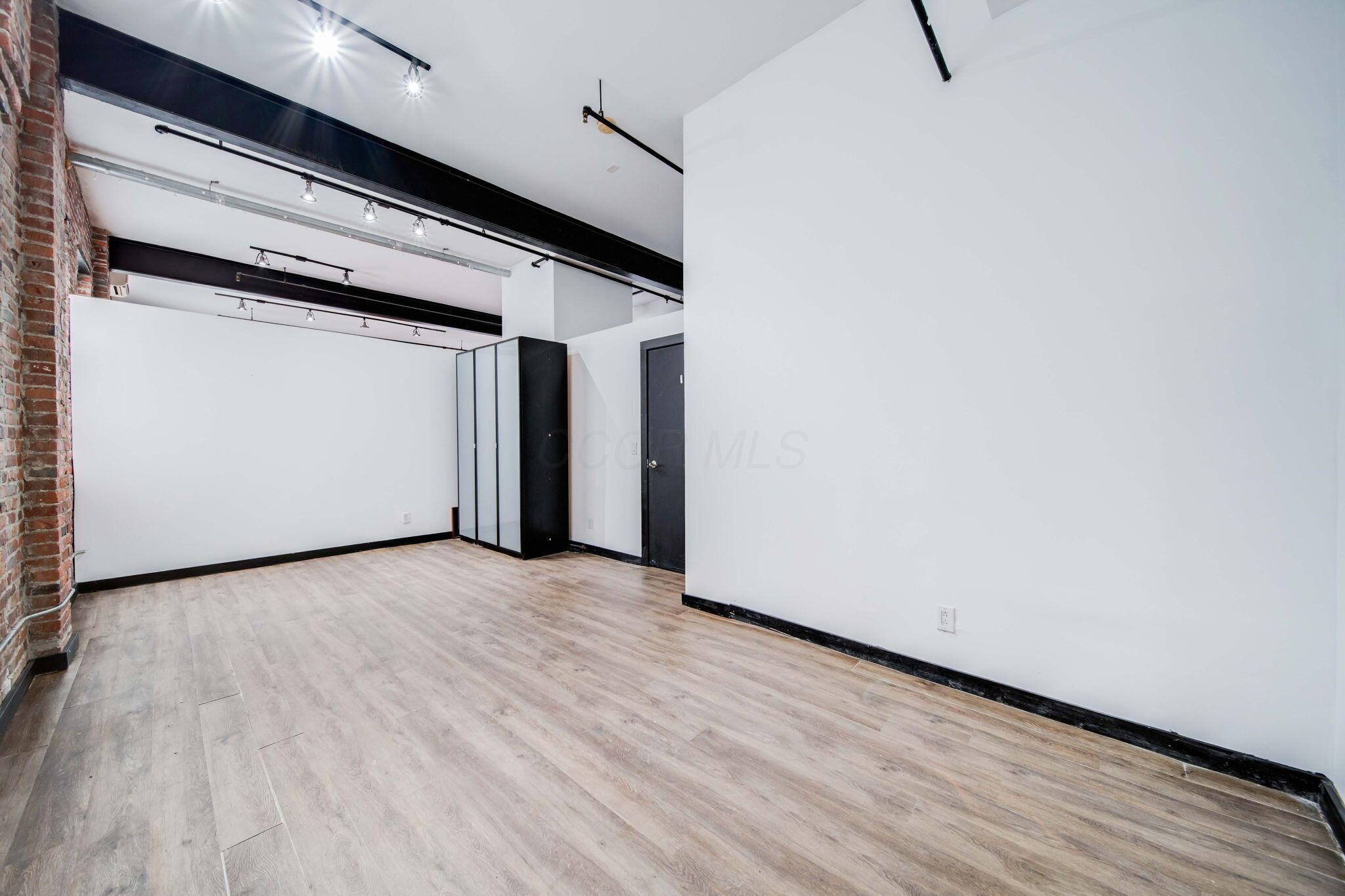 139 E Main Street, 112
