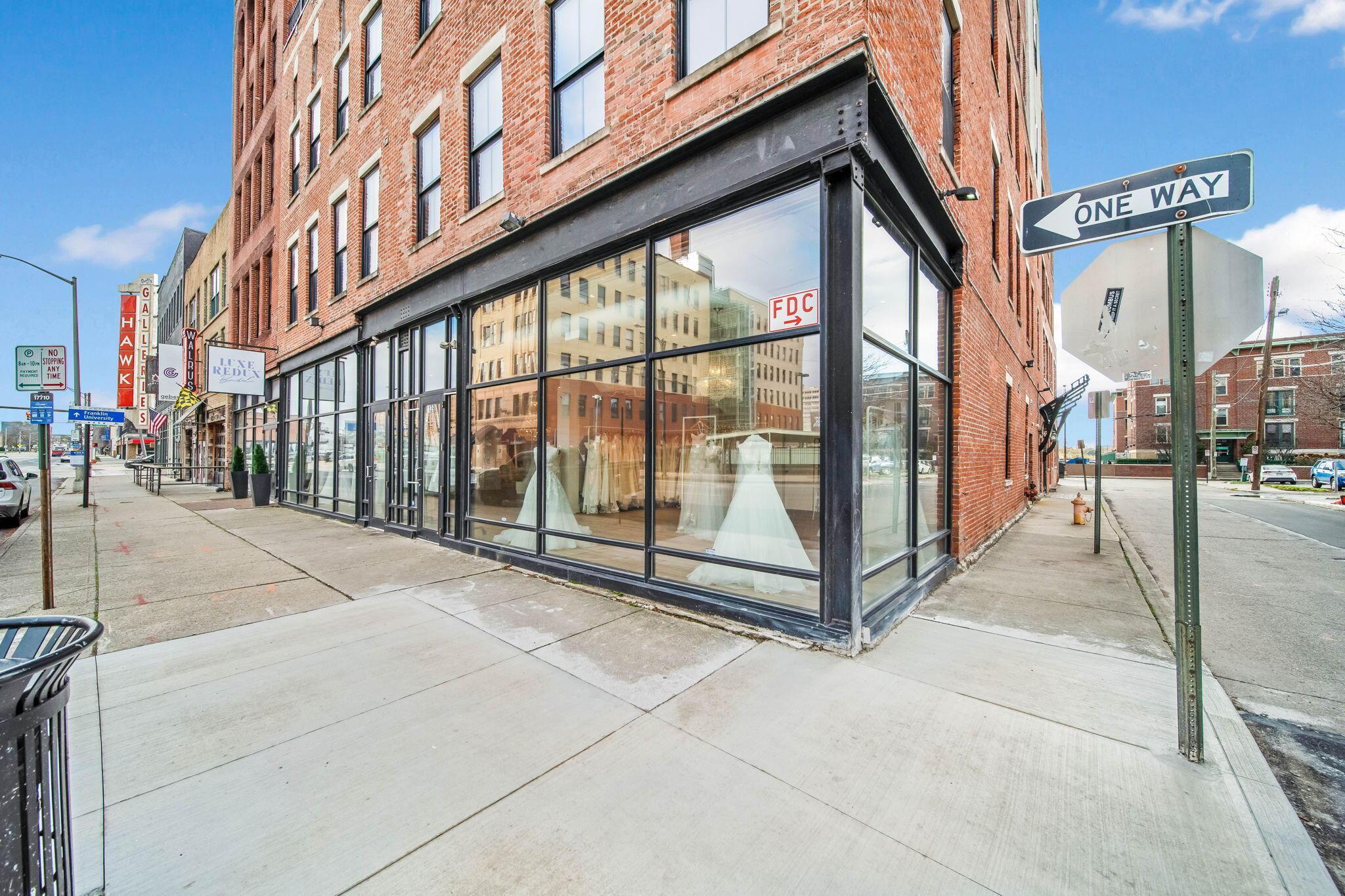139 E Main Street, 112