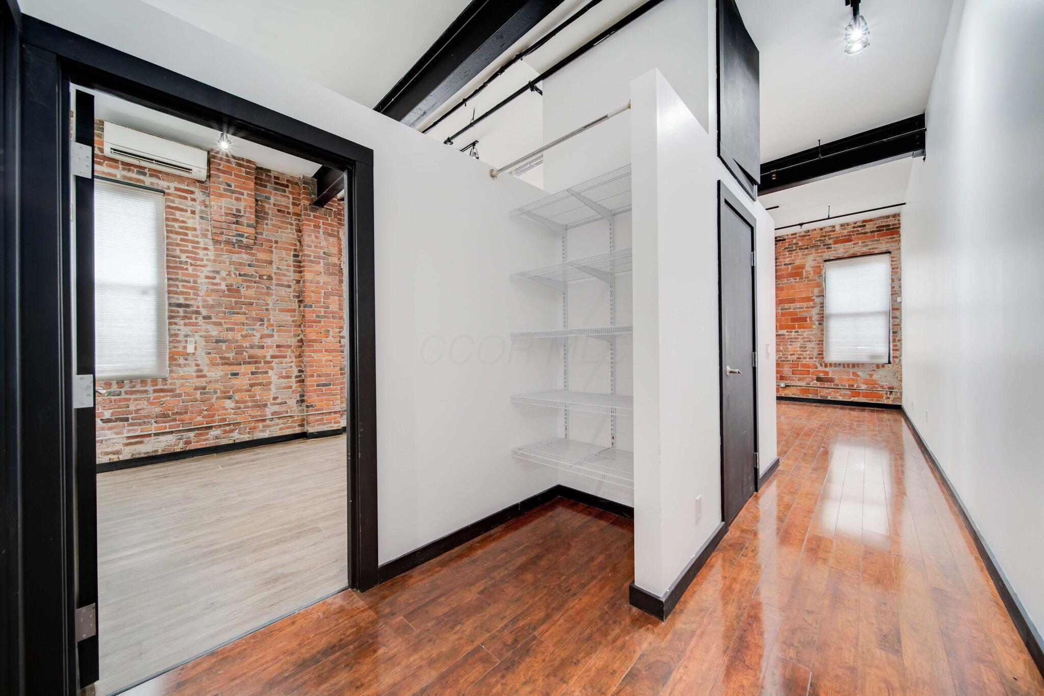 139 E Main Street, 112