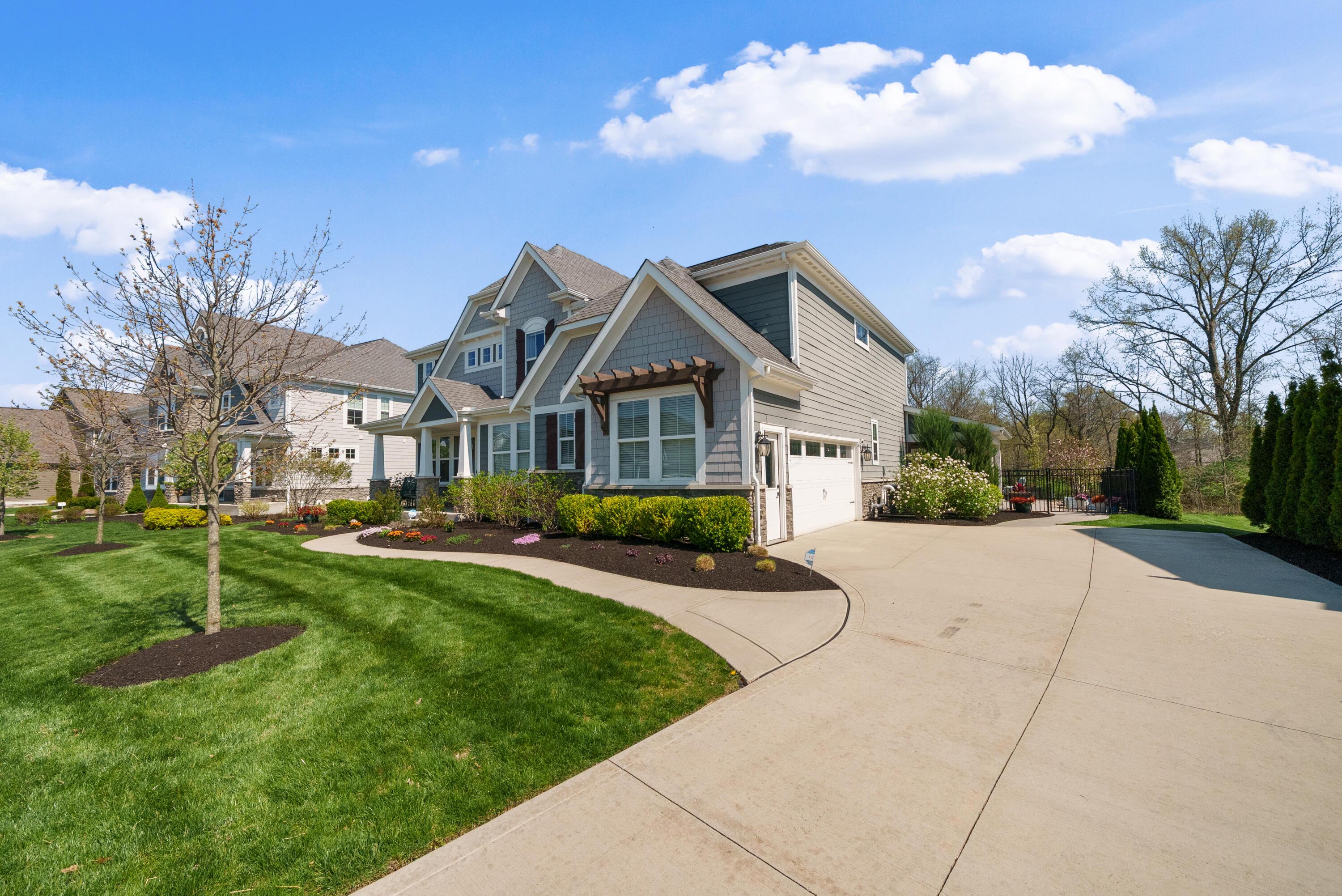 8153 Lilium Way
