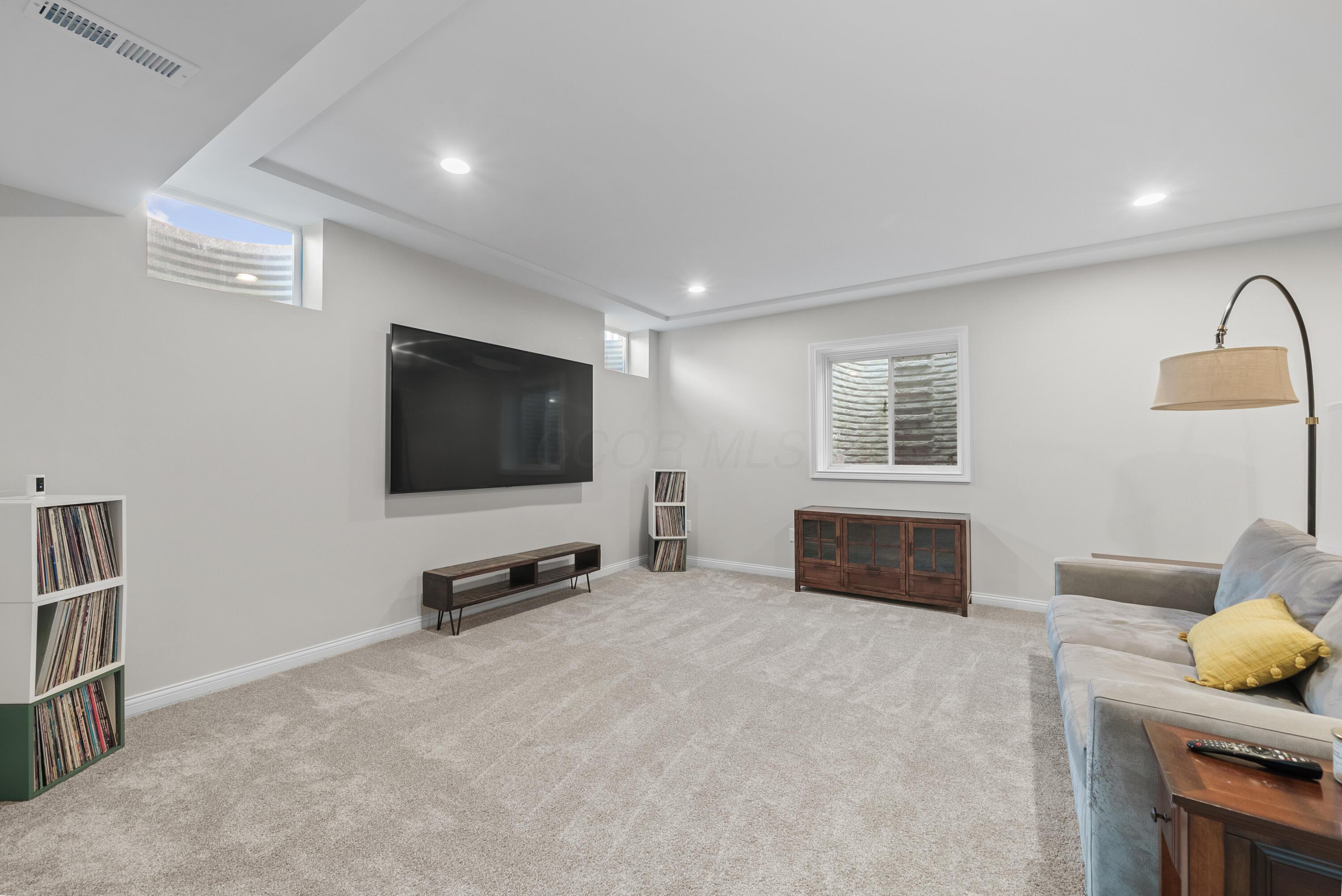 8153 Lilium Way