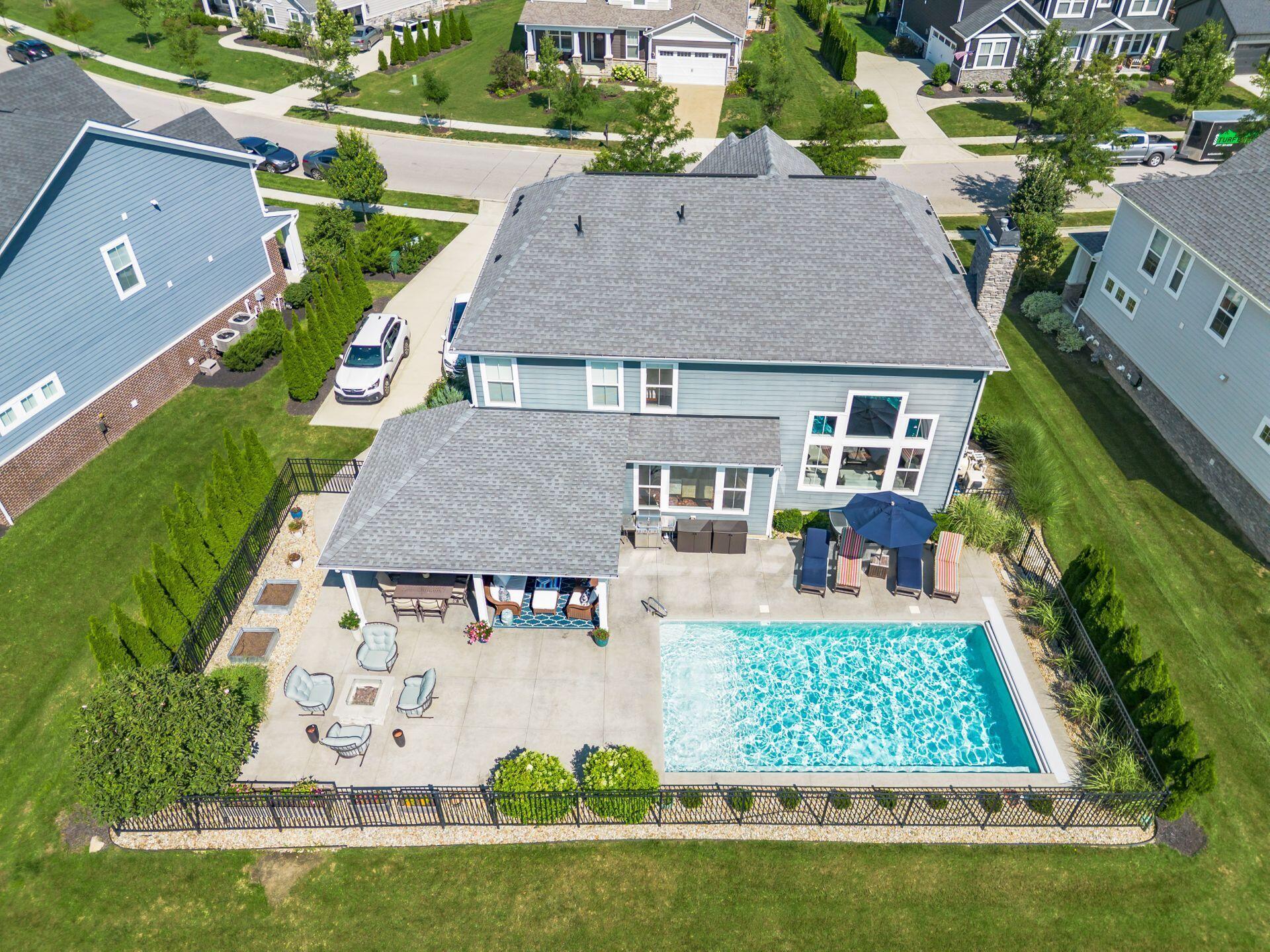 8153 Lilium Way