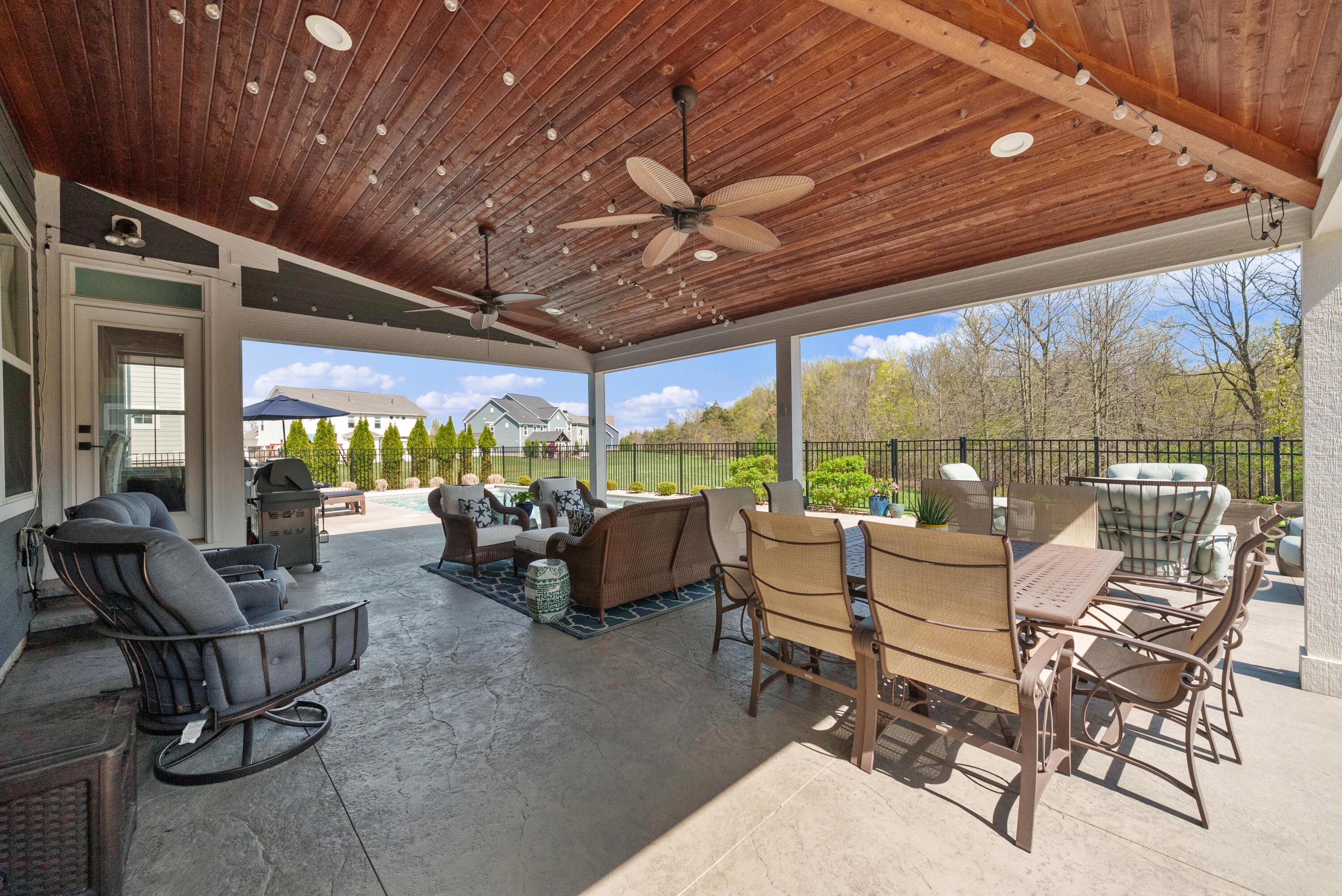 8153 Lilium Way